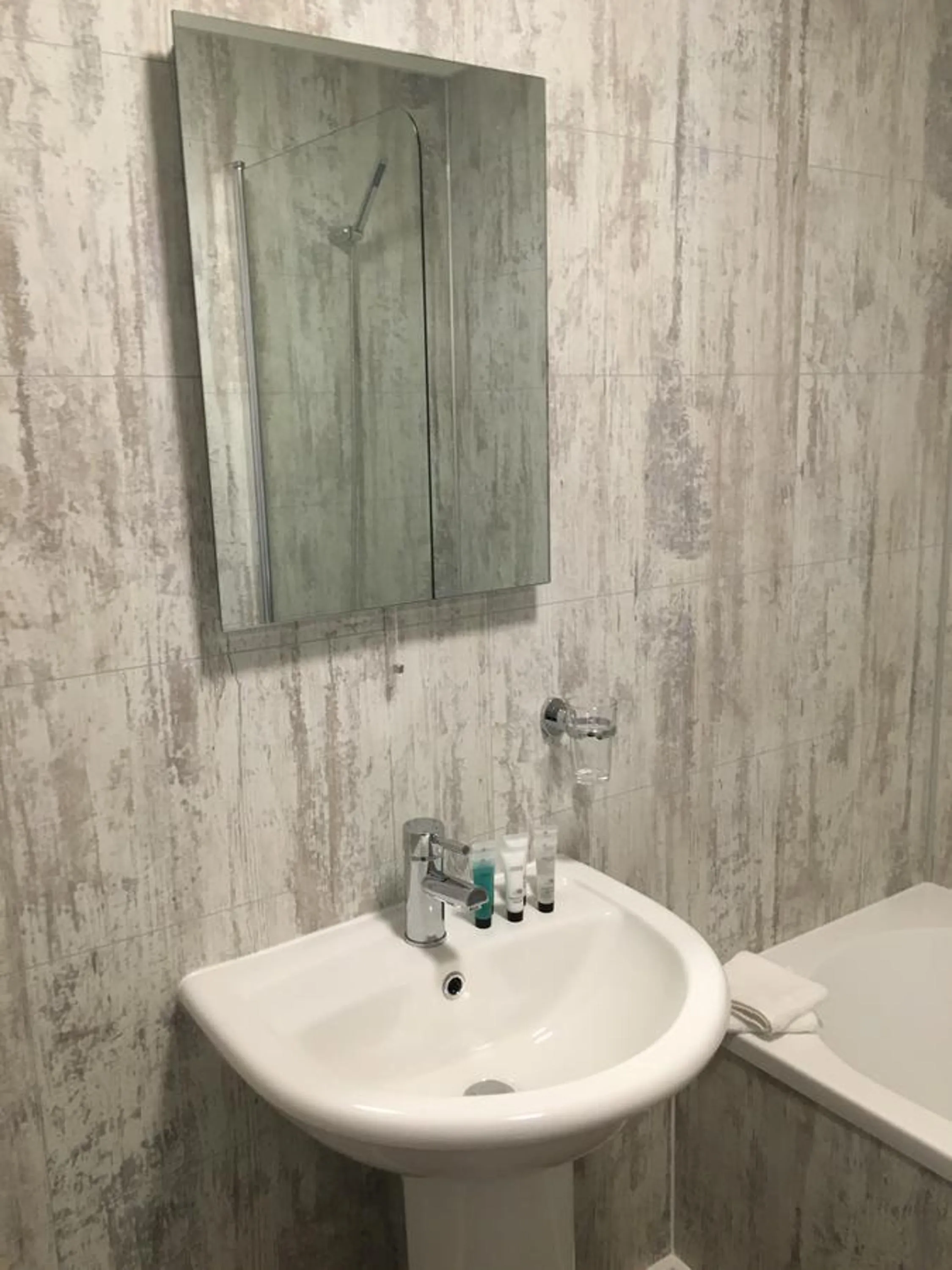 Bathroom in Highgate Inn Hotel