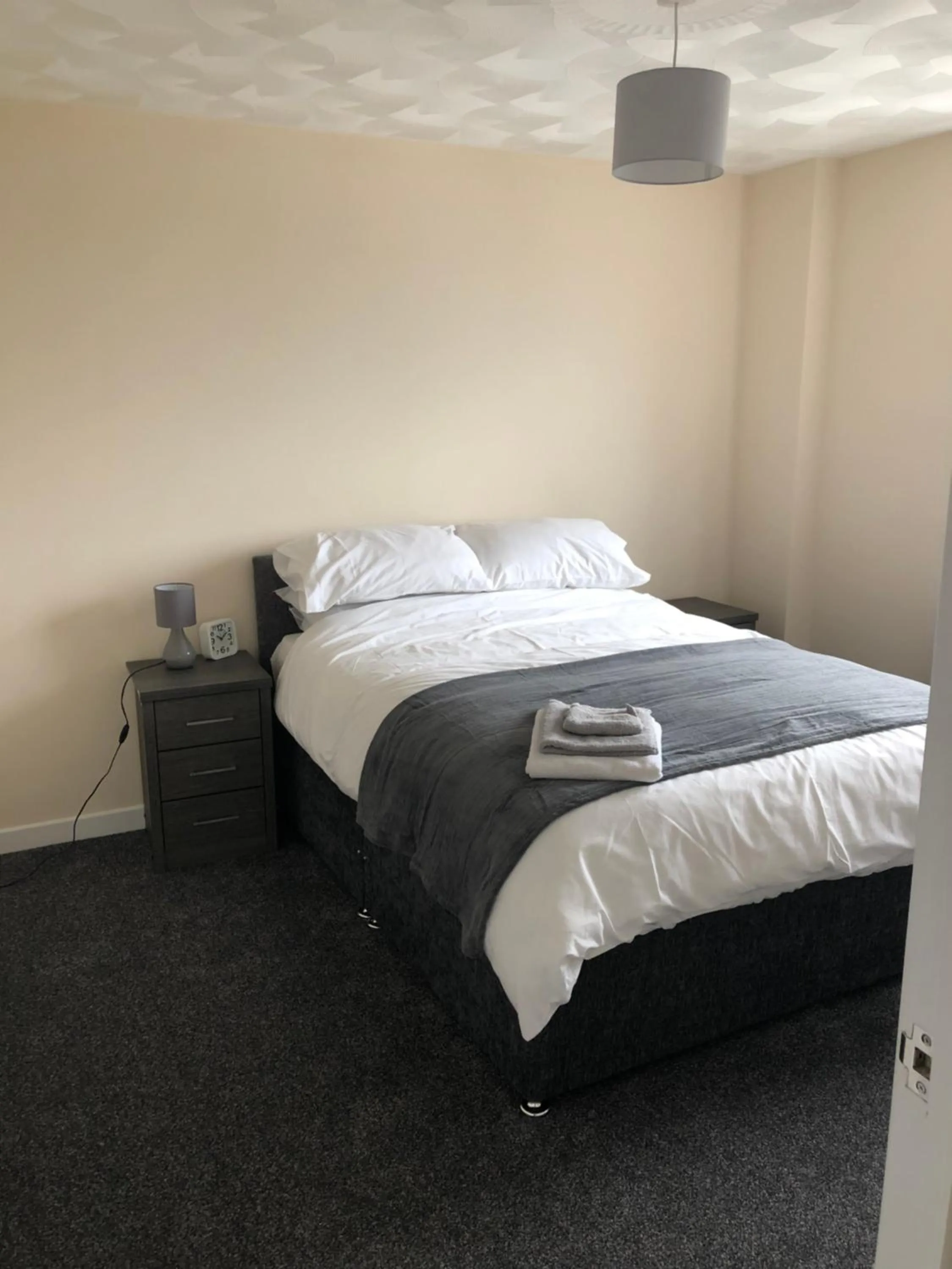 Bedroom in Highgate Inn Hotel