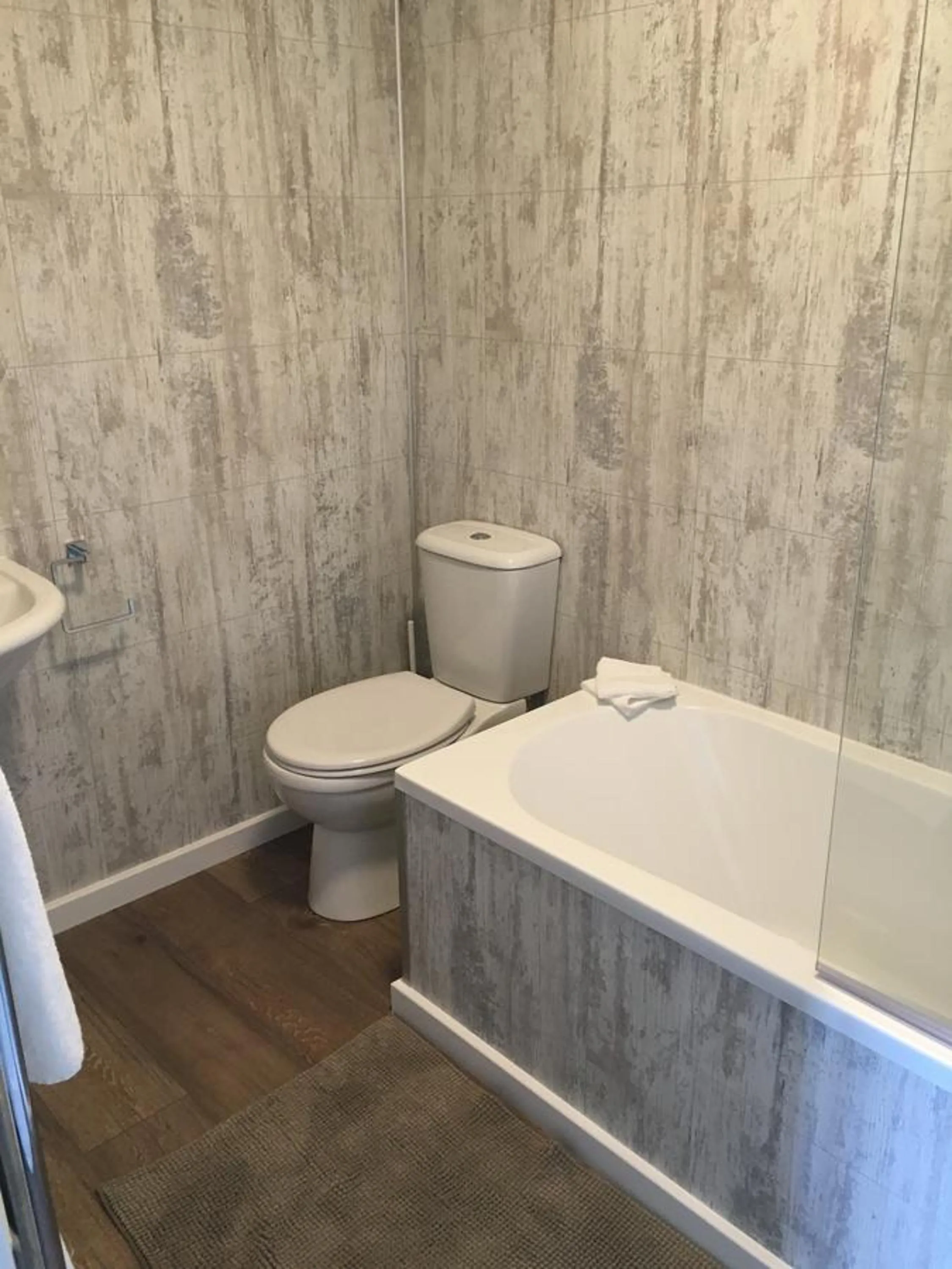 Bathroom in Highgate Inn Hotel