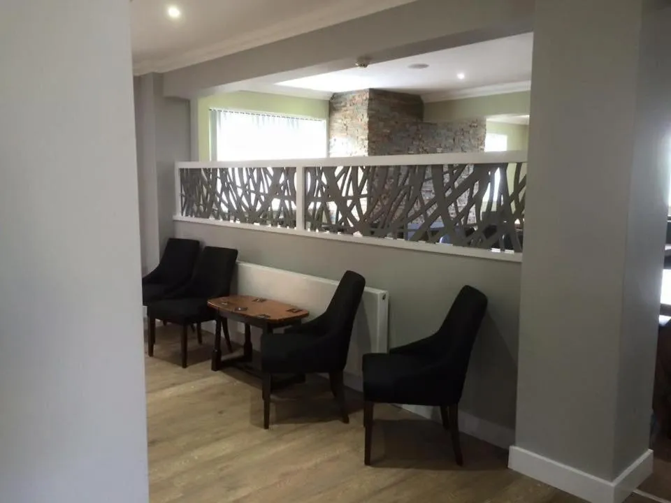 Drinks in Highgate Inn Hotel