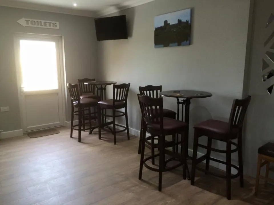 Drinks in Highgate Inn Hotel