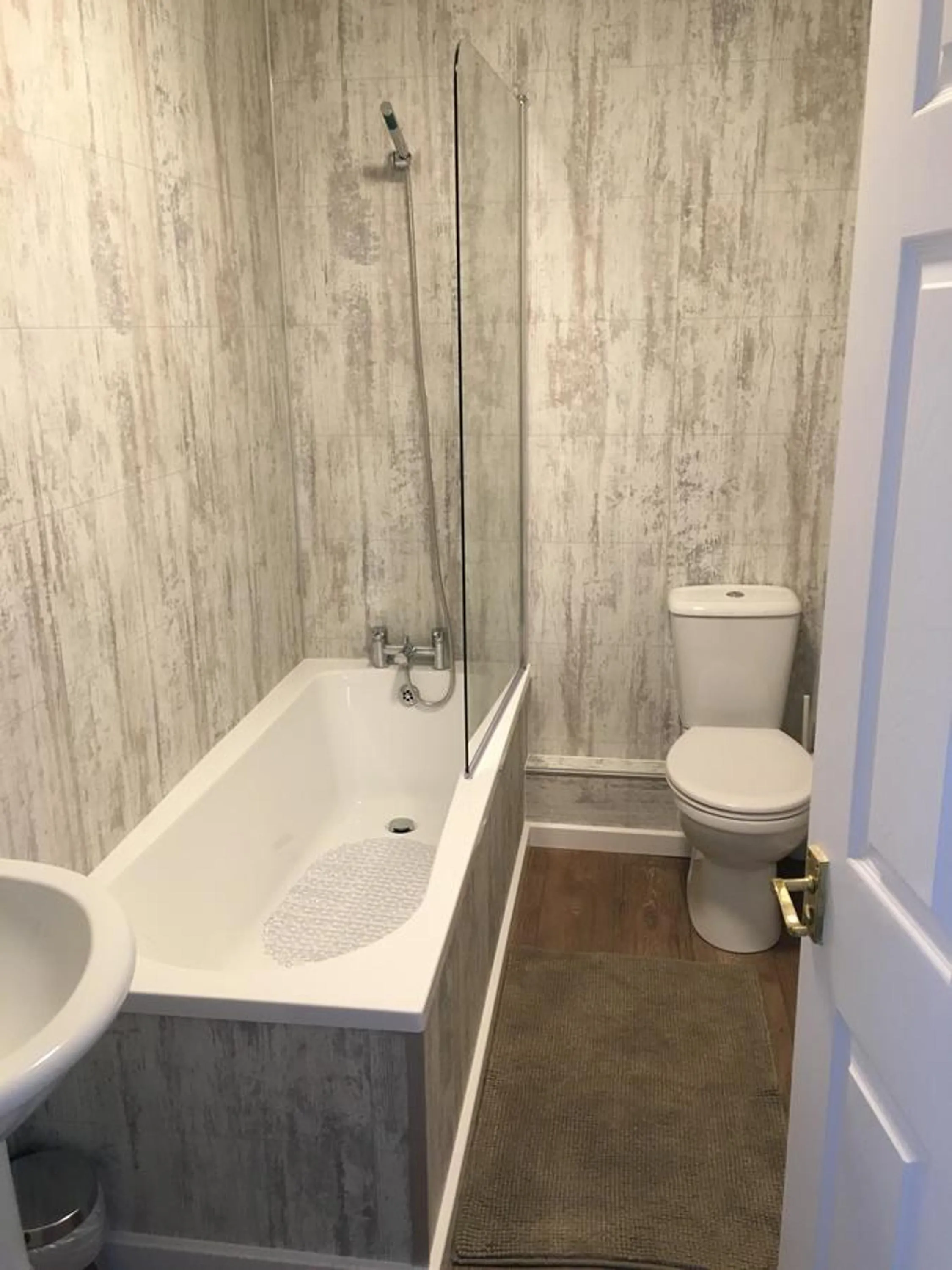 Bathroom in Highgate Inn Hotel