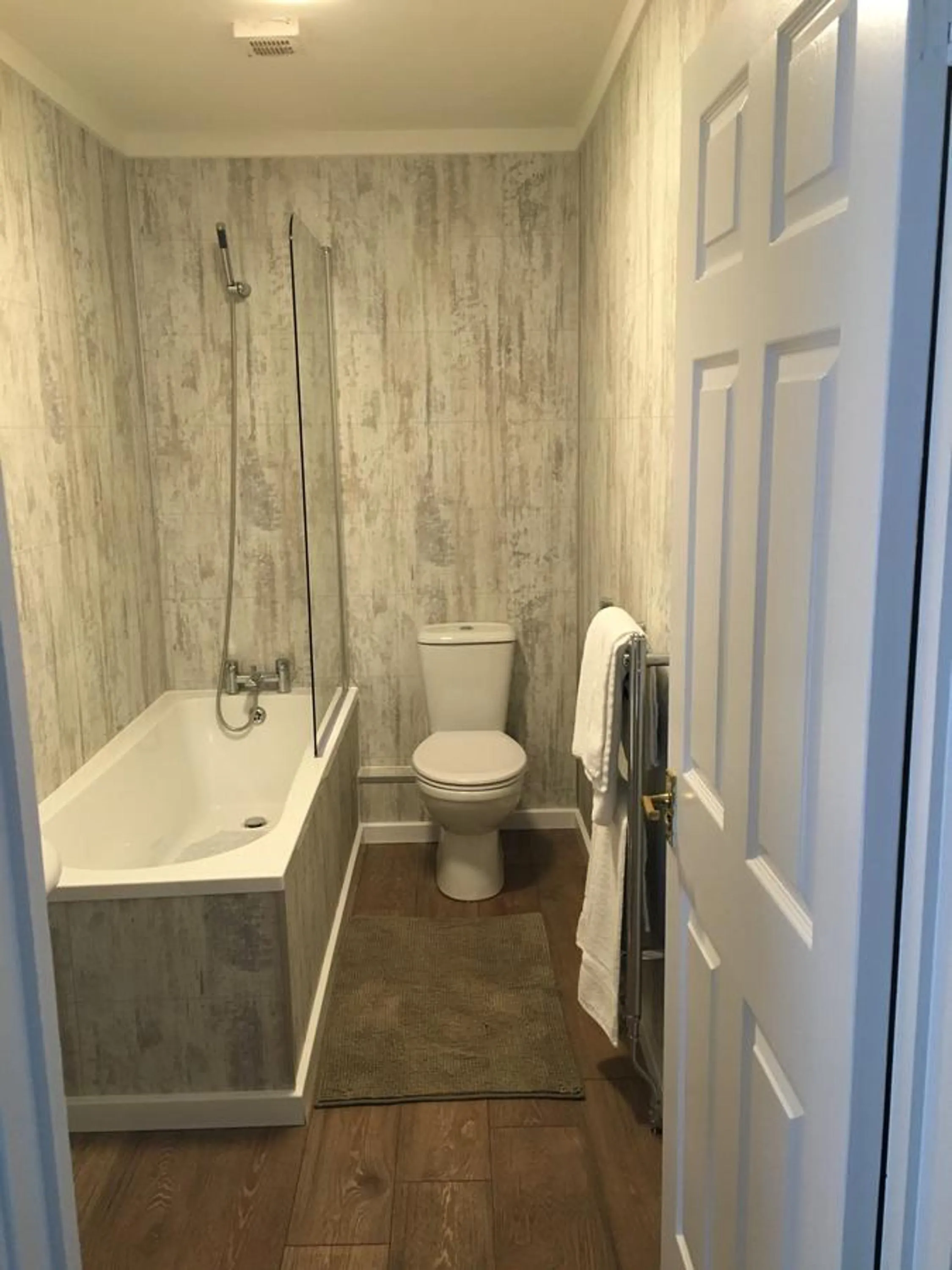 Bathroom in Highgate Inn Hotel