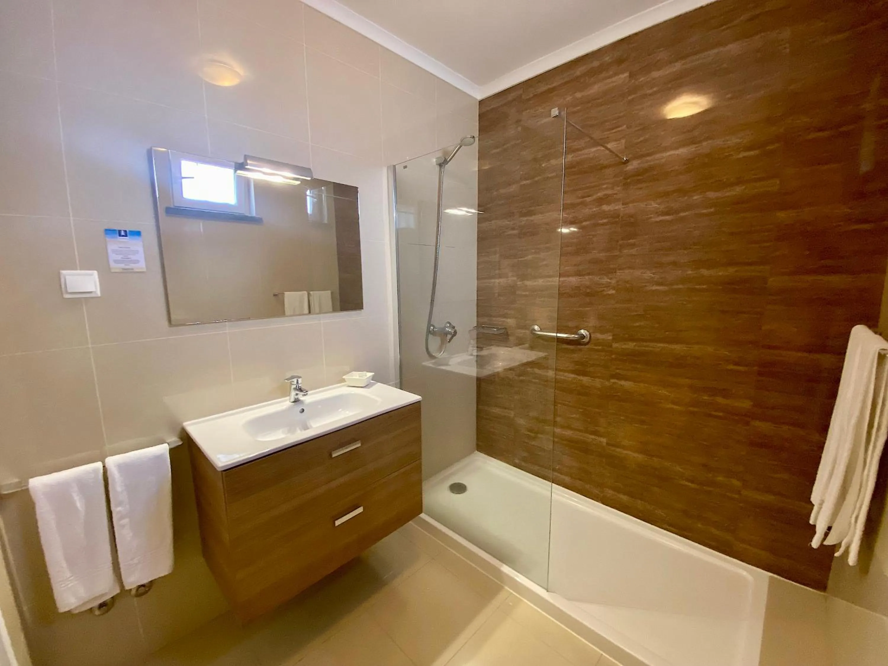 Bathroom in Hotel Dom Lourenco