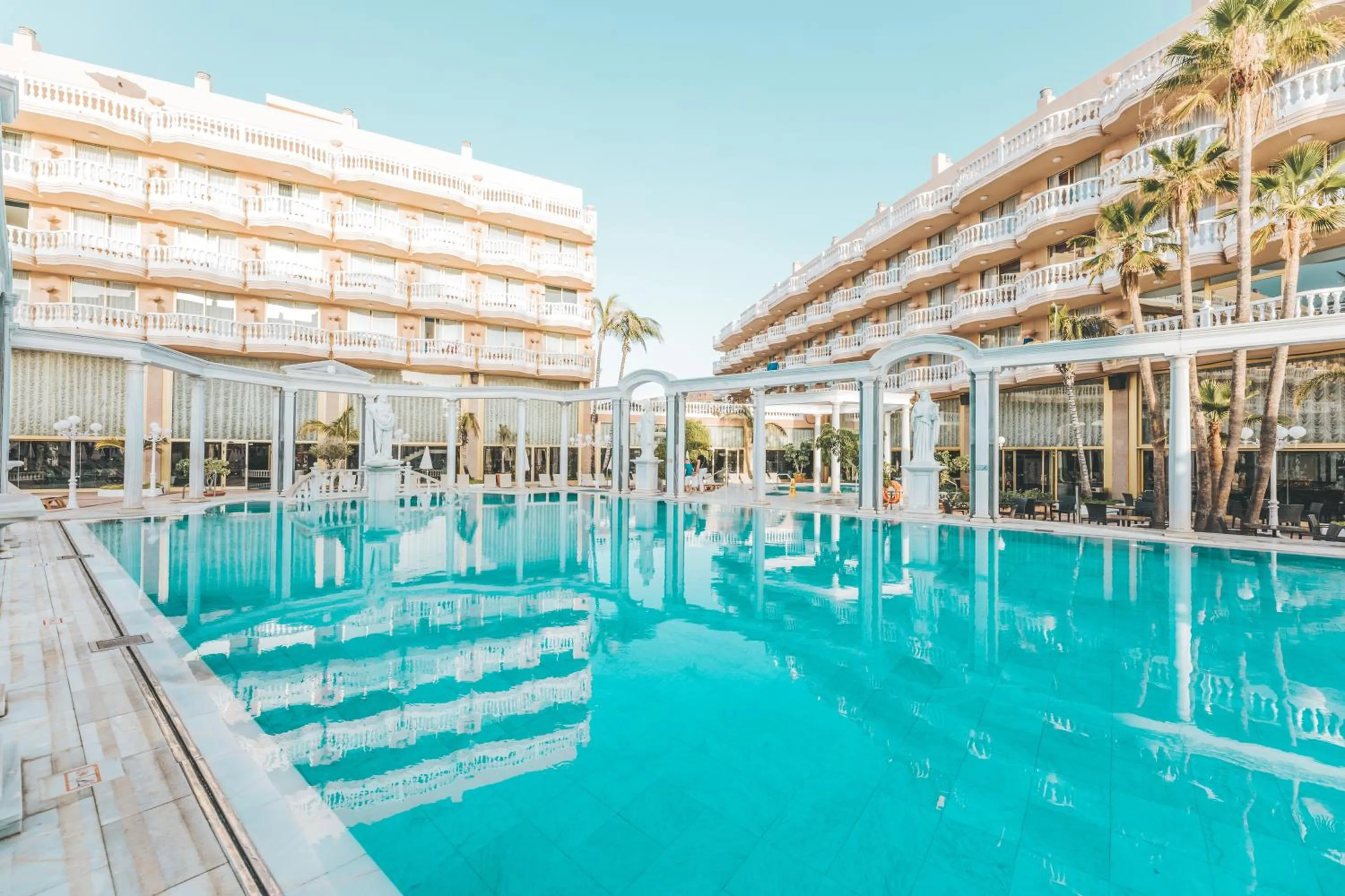 Swimming pool in Hotel Cleopatra Palace