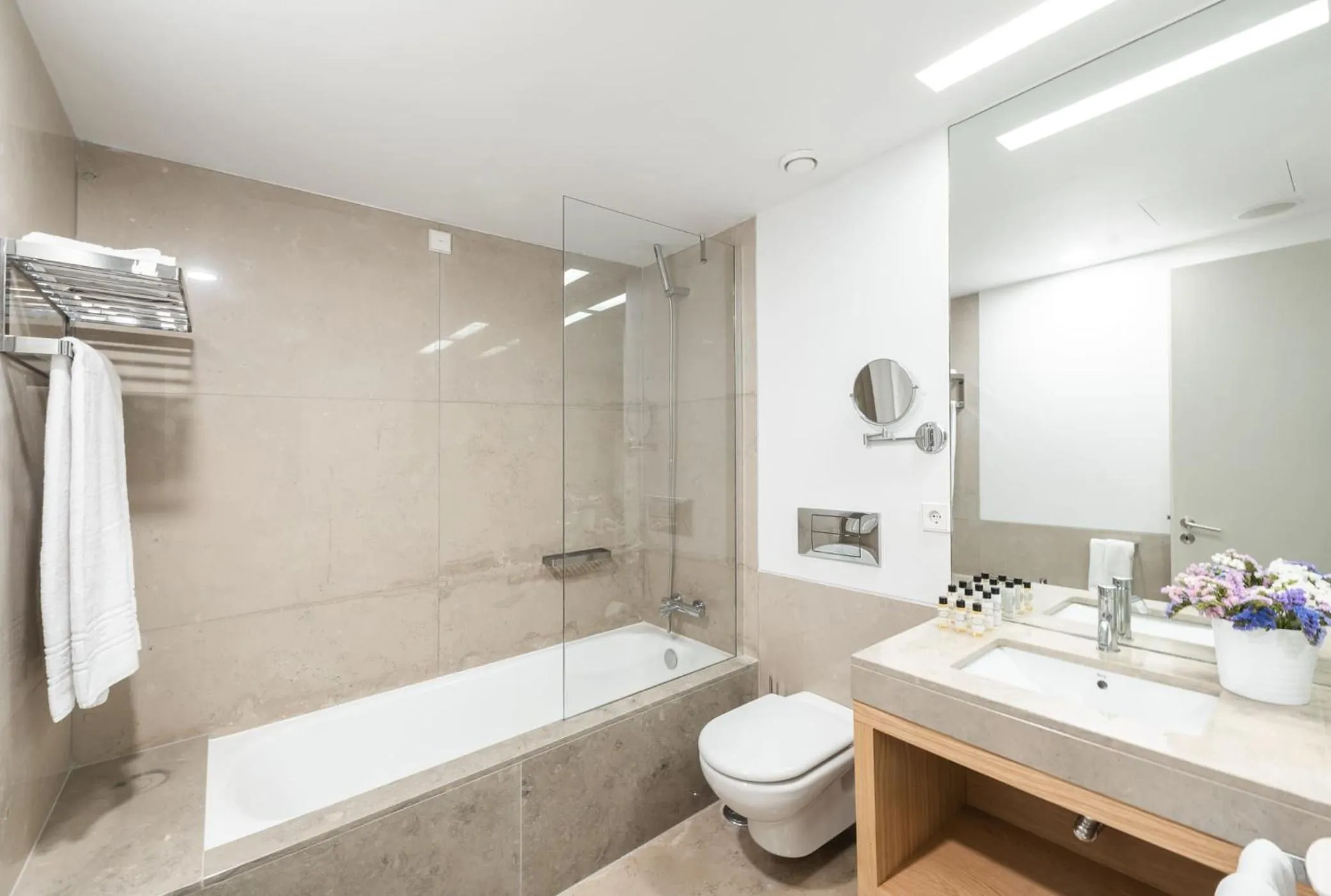 Toilet in The Editory By The Sea Troia Comporta Hotel