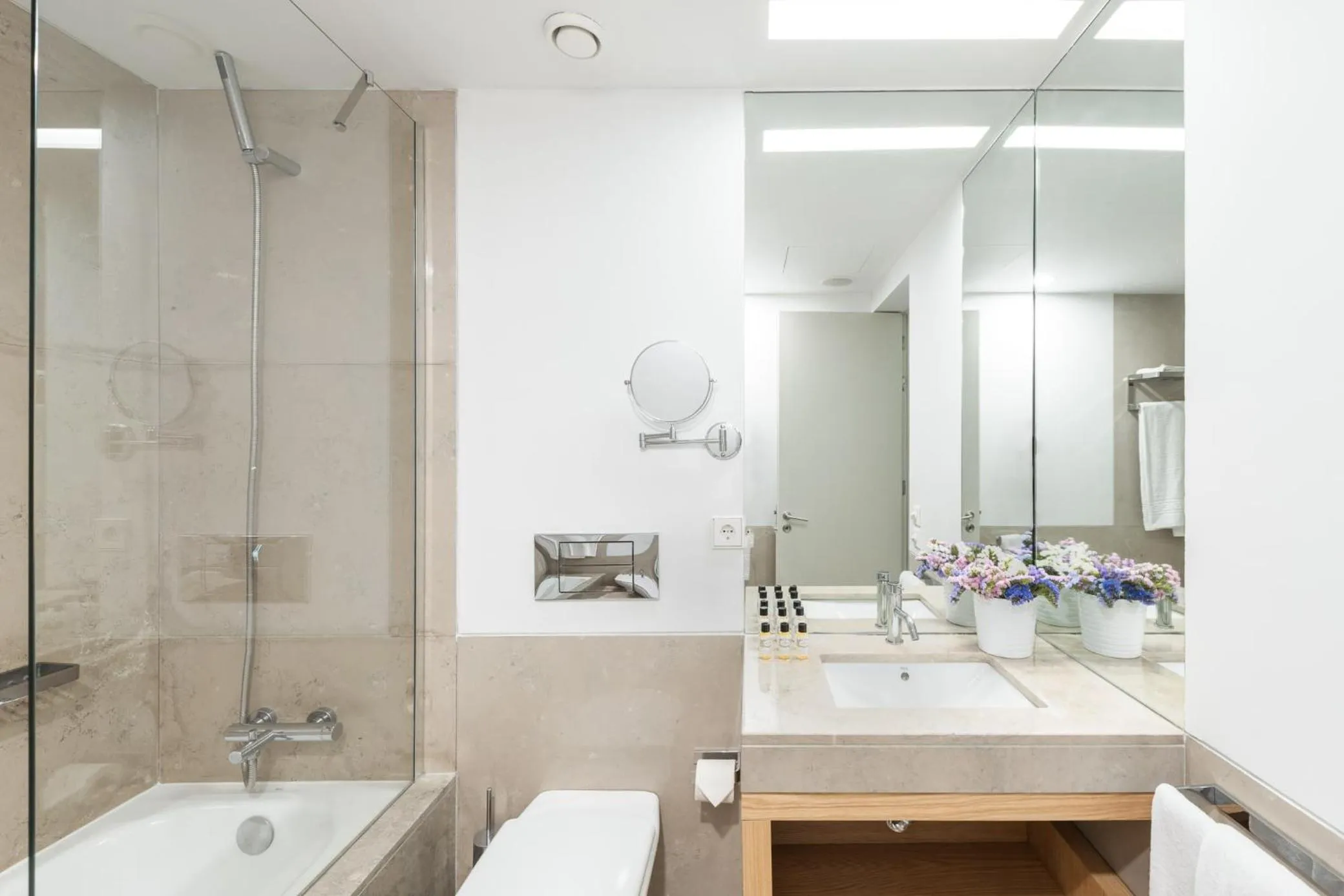 Toilet in The Editory By The Sea Troia Comporta Hotel