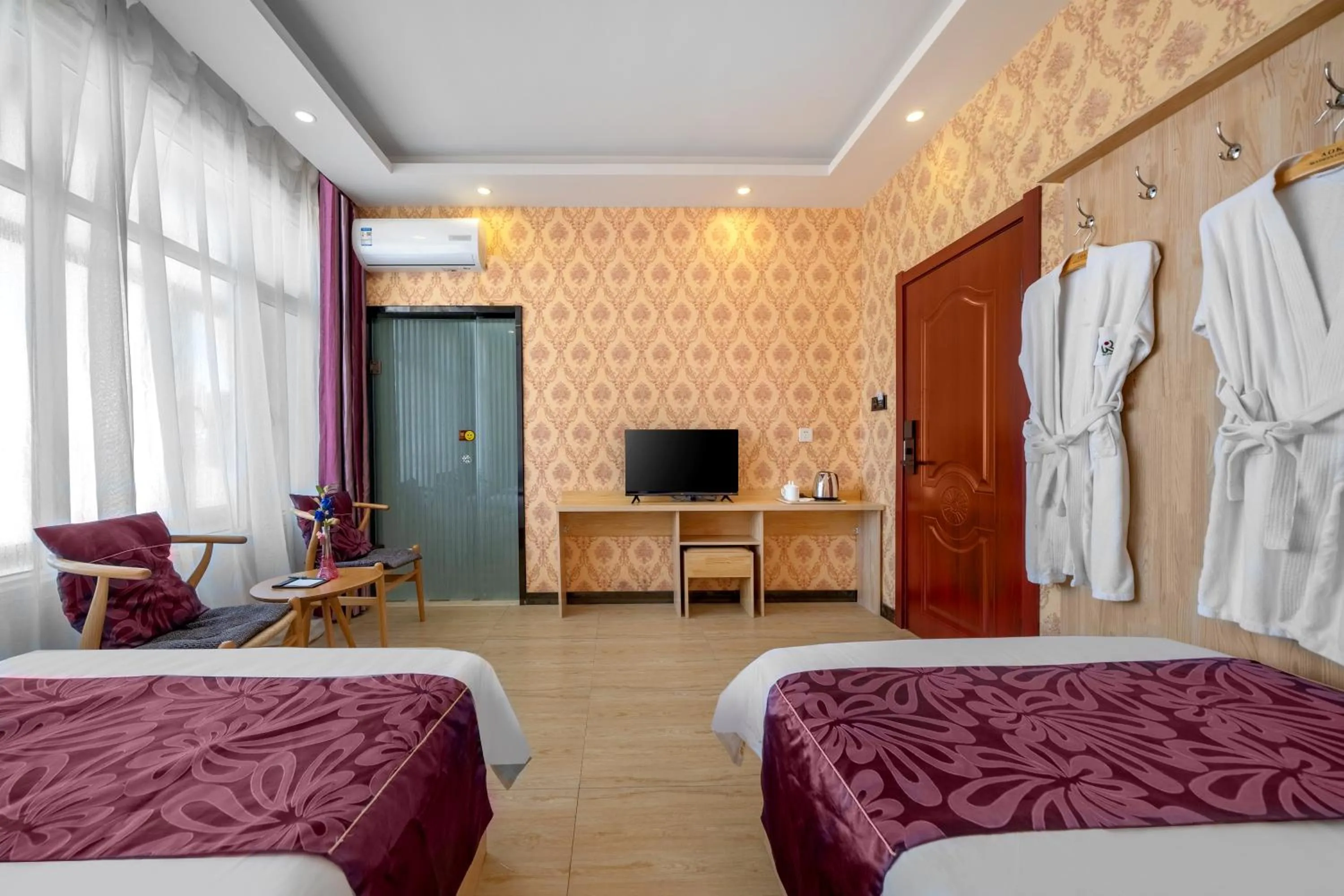 TV and multimedia, Bed in XinQihang Hotel Harbin Taiping Airport