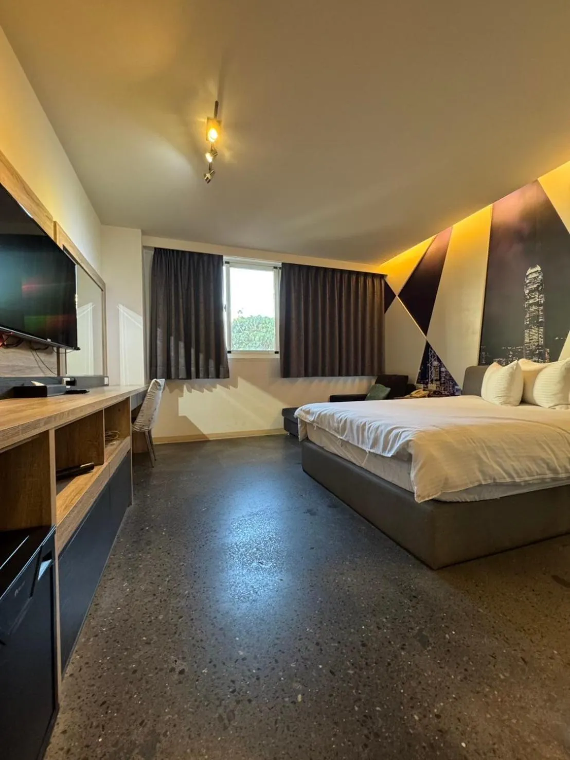 Photo of the whole room, Bed in Travel Light Hotel