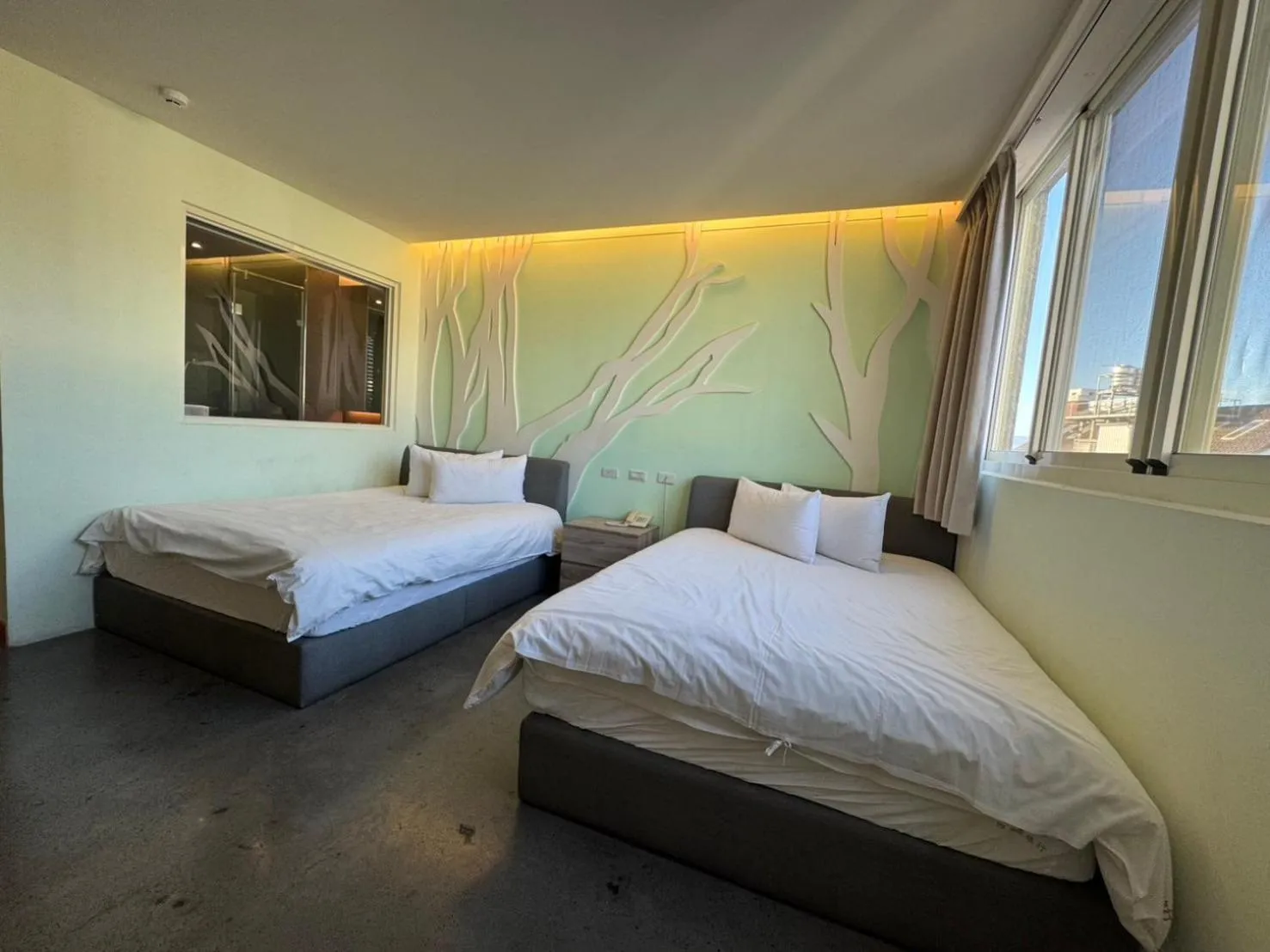 Photo of the whole room, Bed in Travel Light Hotel