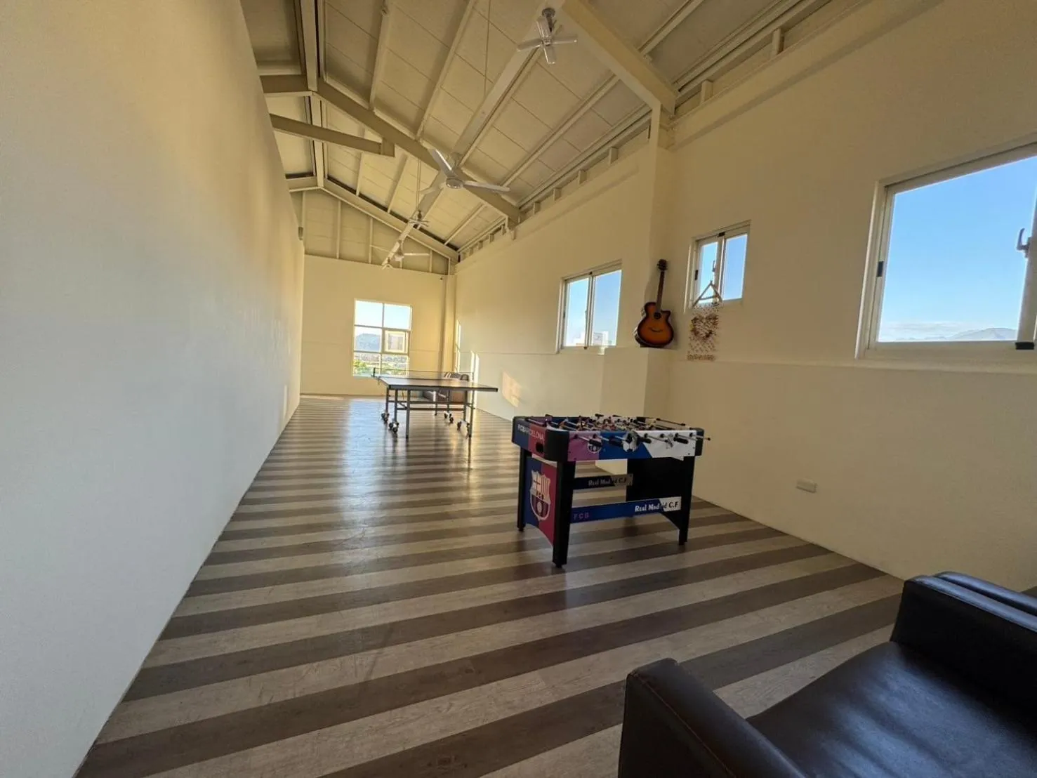 Restaurant/places to eat in Travel Light Hotel