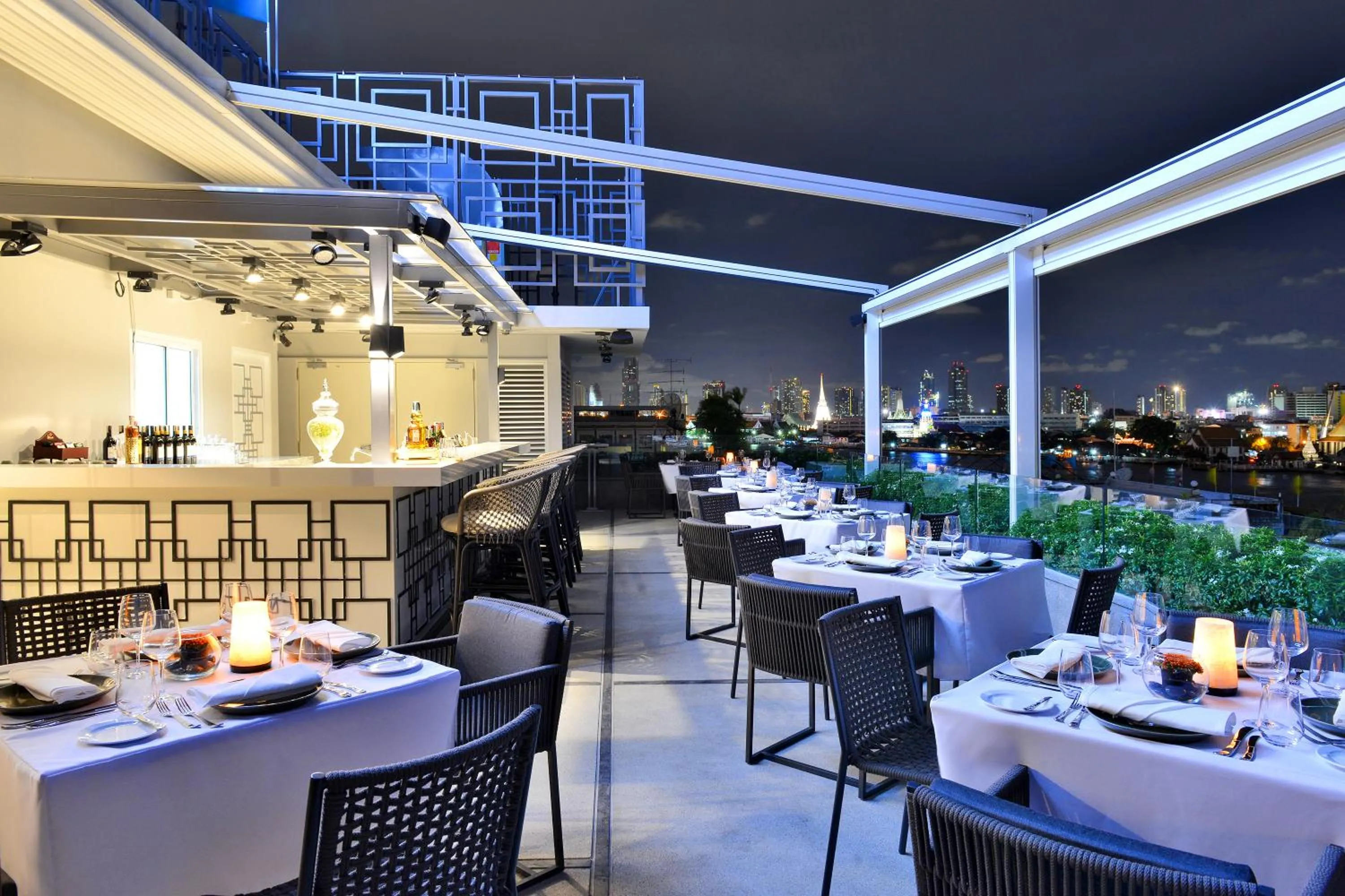 Restaurant/places to eat in Riva Arun Bangkok