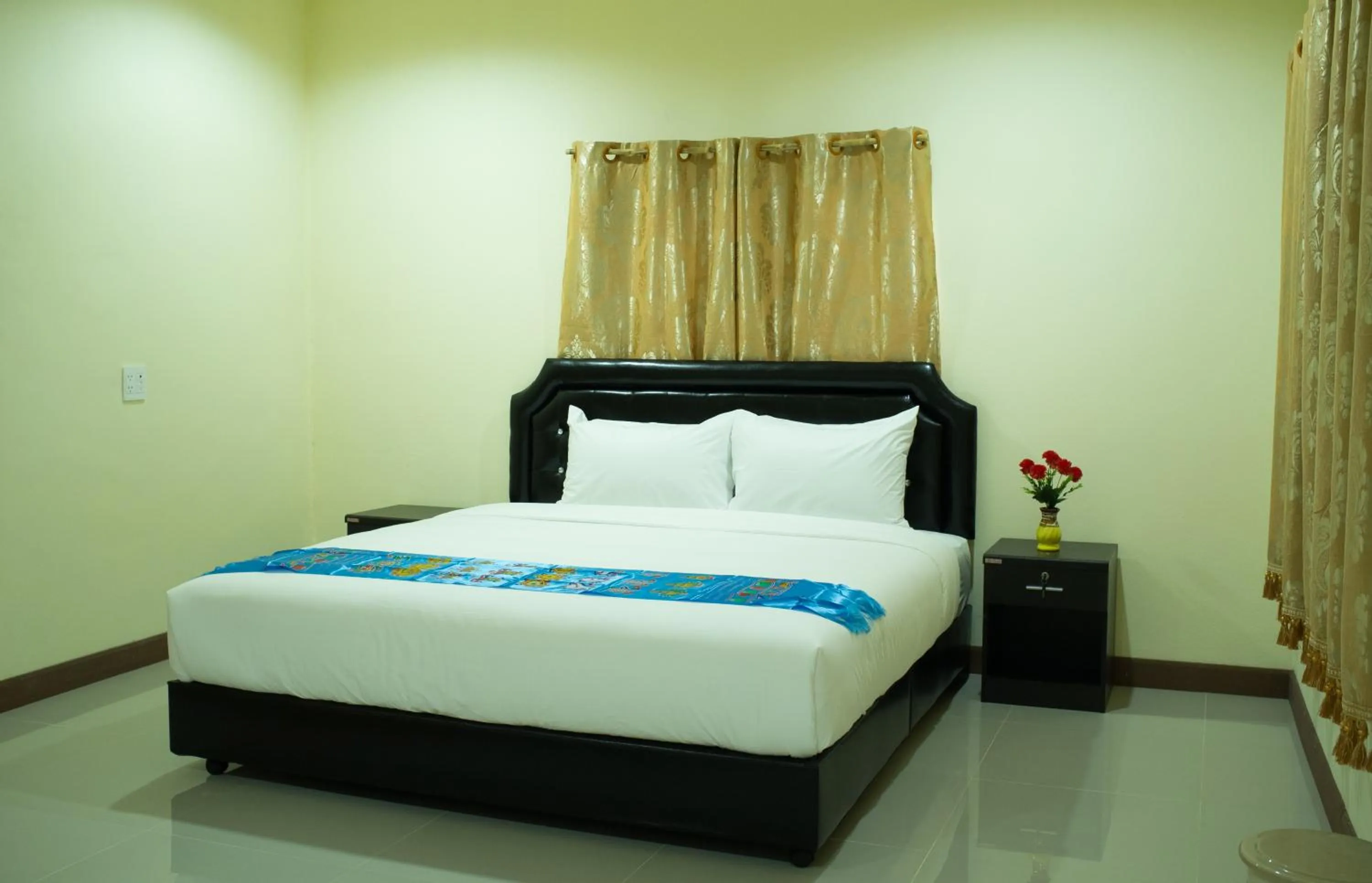 Bed in Everest Resort Samui - SHA Plus