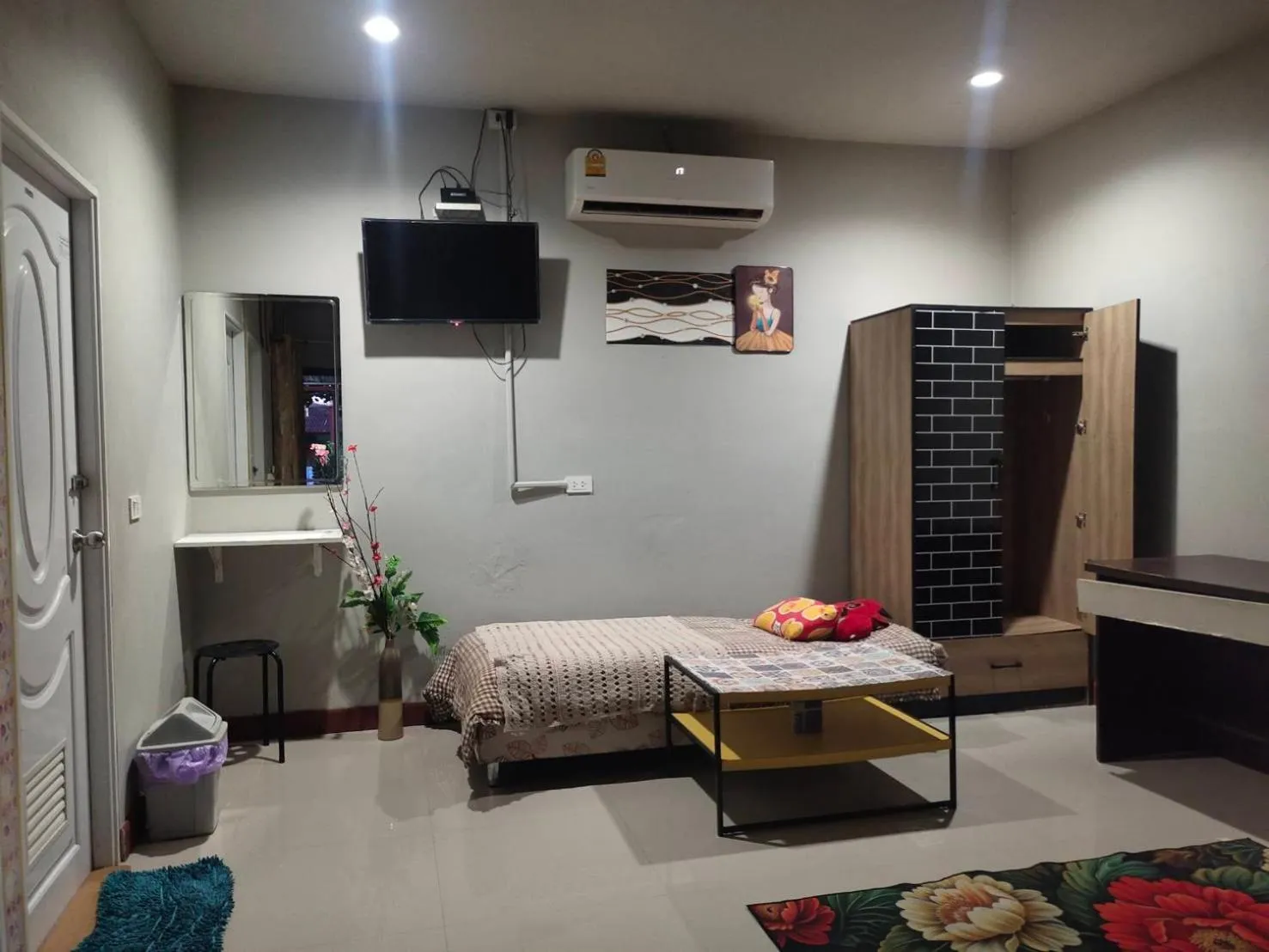 Bed in Everest Resort Samui - SHA Plus