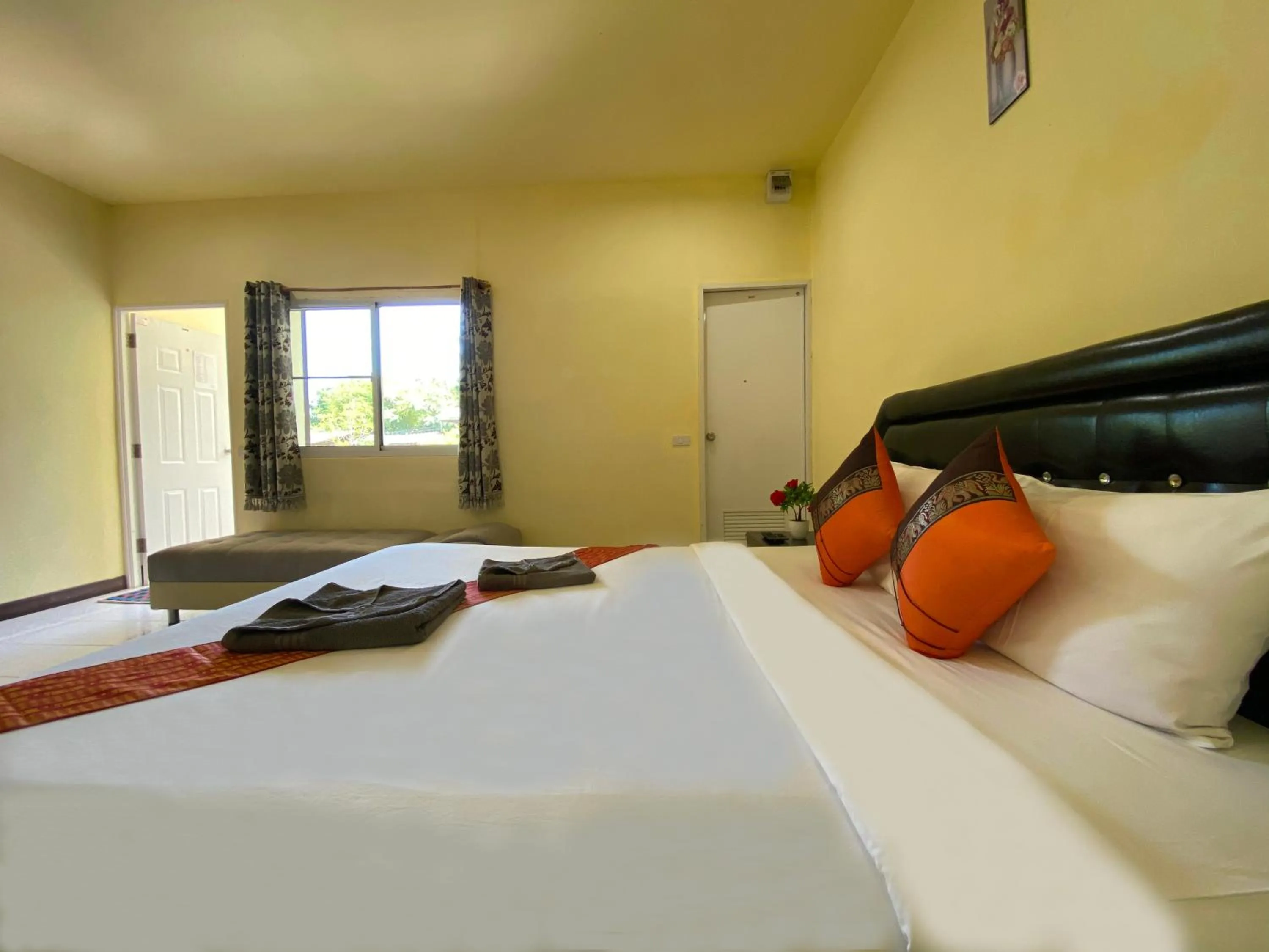 Bed in Everest Resort Samui - SHA Plus