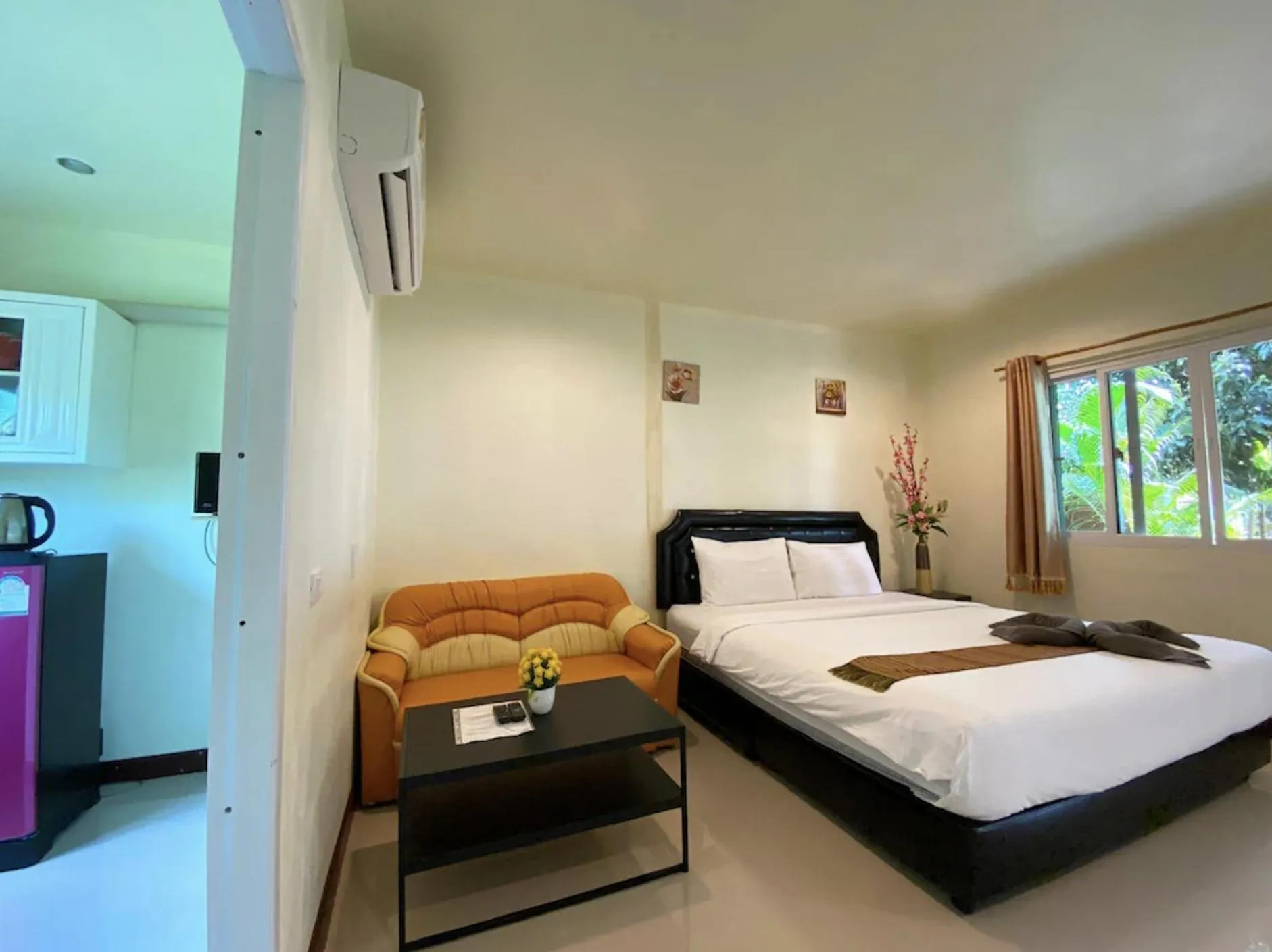 Bed in Everest Resort Samui - SHA Plus