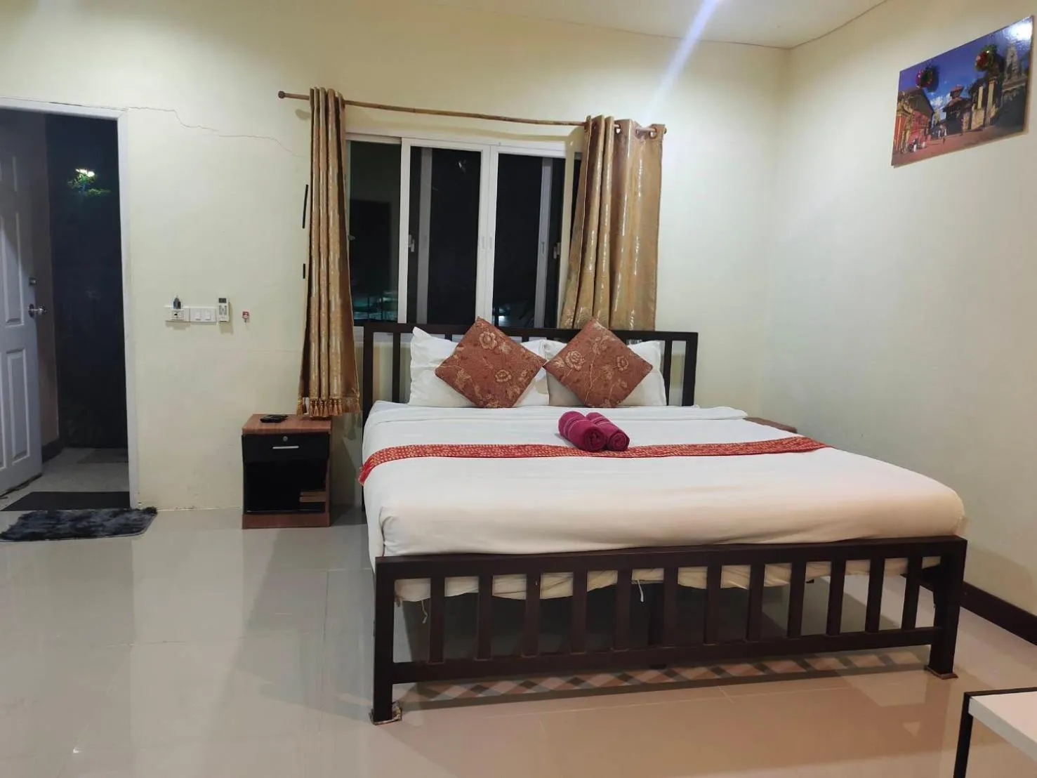 Bed in Everest Resort Samui - SHA Plus