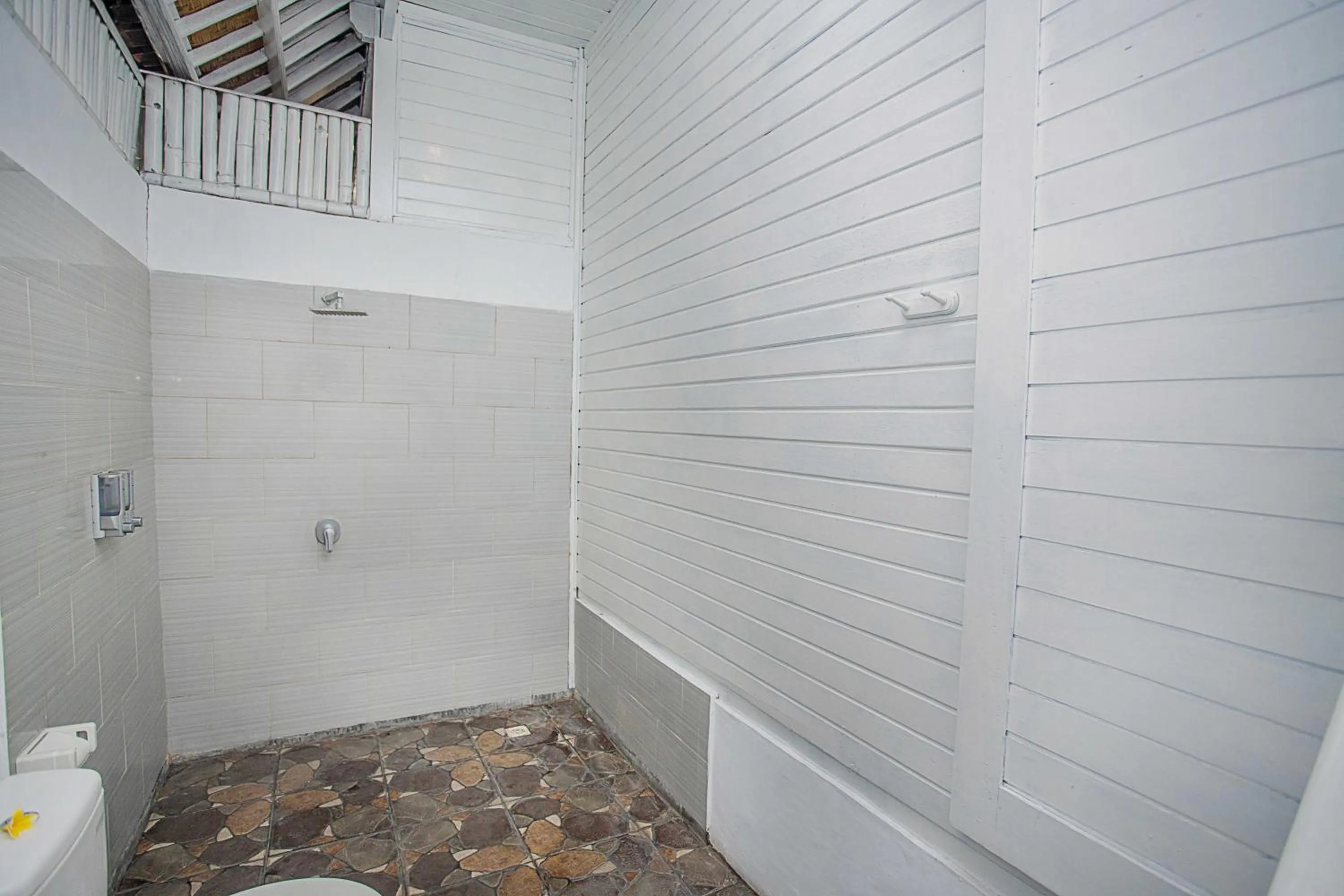 Shower in Grand Sea View Lembongan