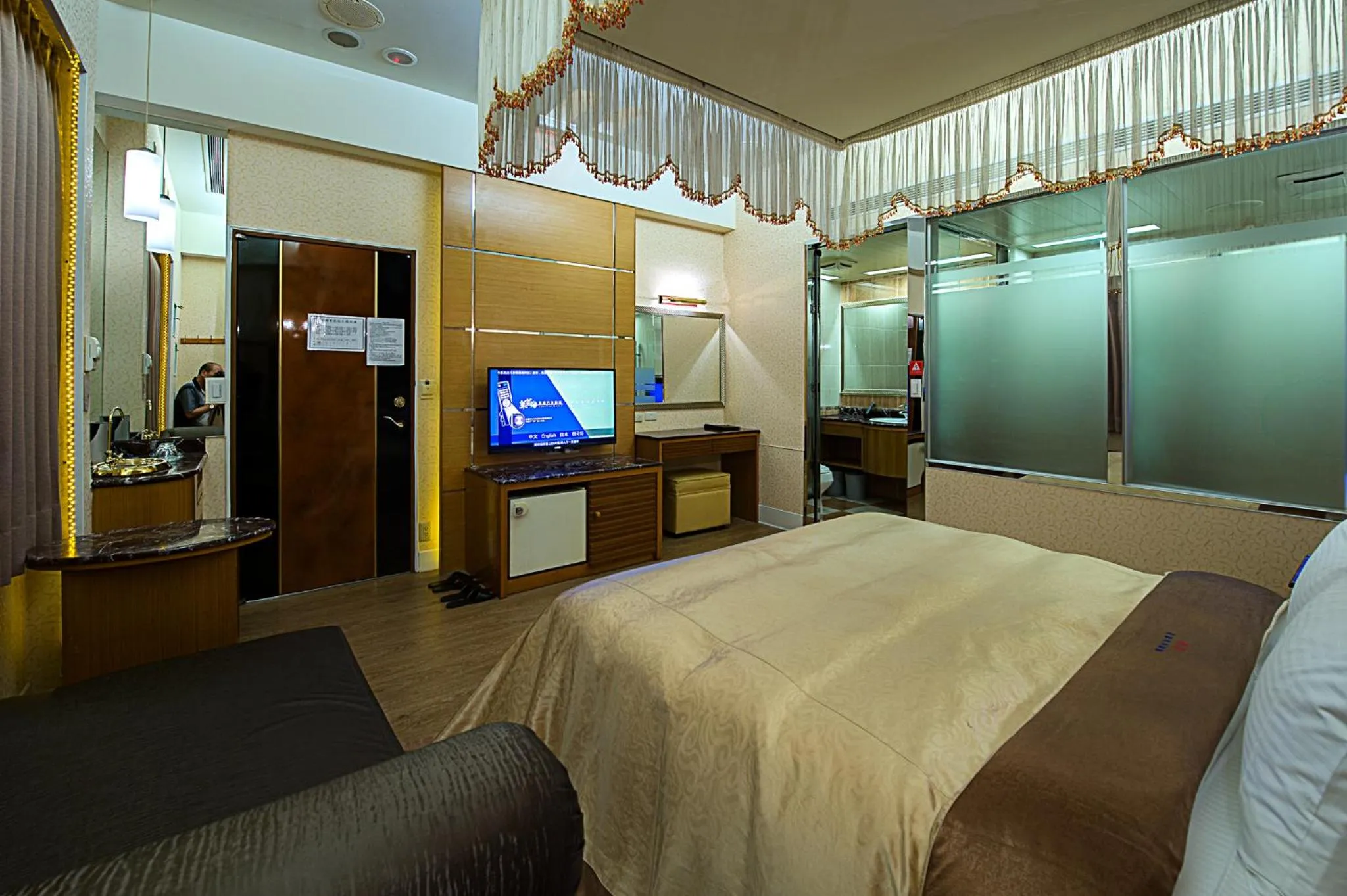 Photo of the whole room, Bed in Lai Yin Motel