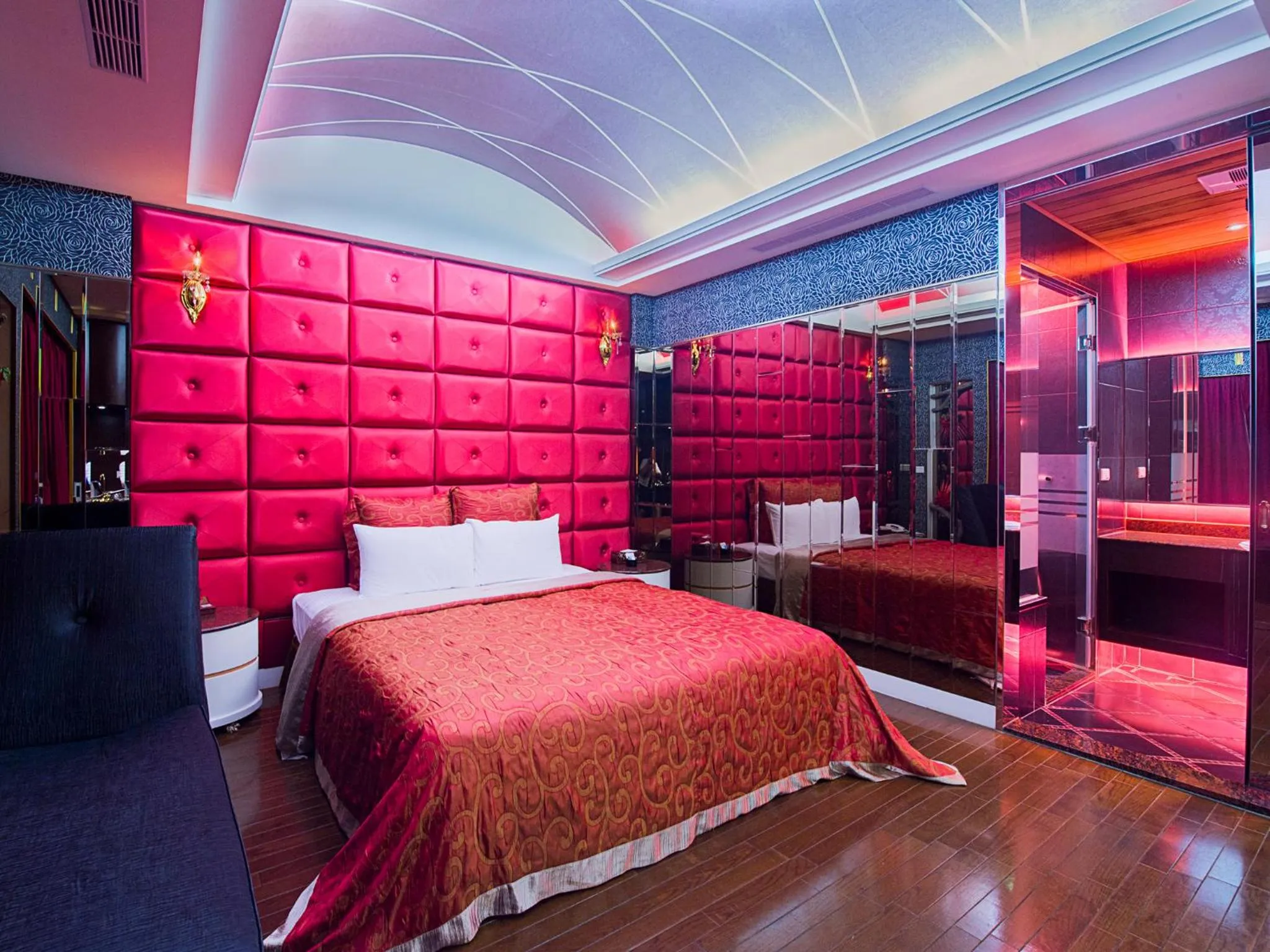 Photo of the whole room, Bed in Lai Yin Motel