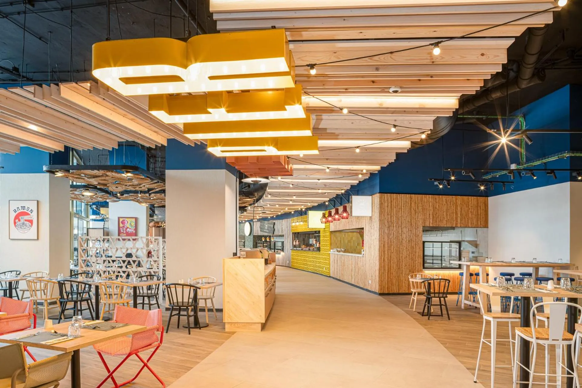 Restaurant/places to eat in Mediterranean Palace