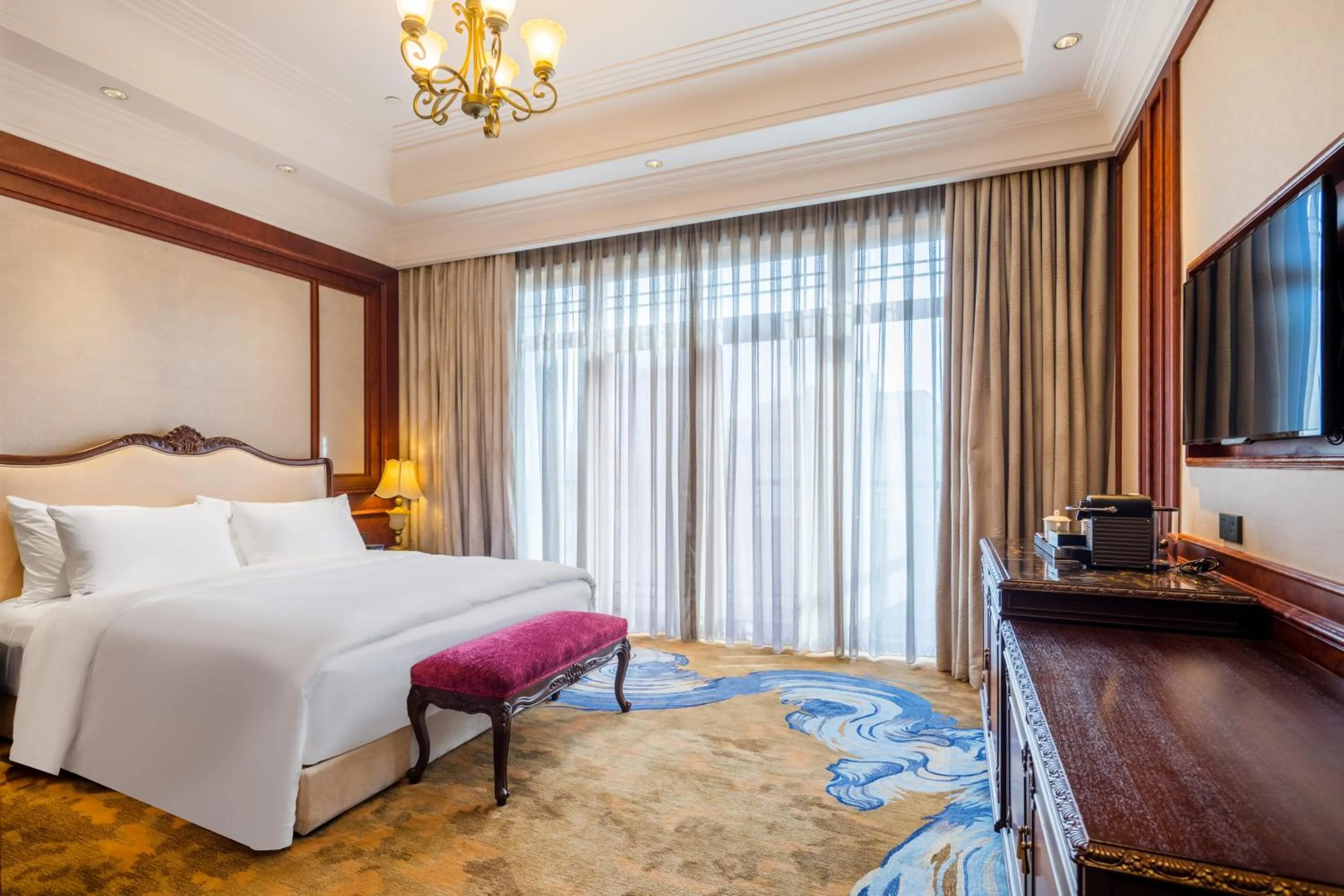 Photo of the whole room, Bed in Shanghai Donghu Hotel - Shanghai Style Garden House