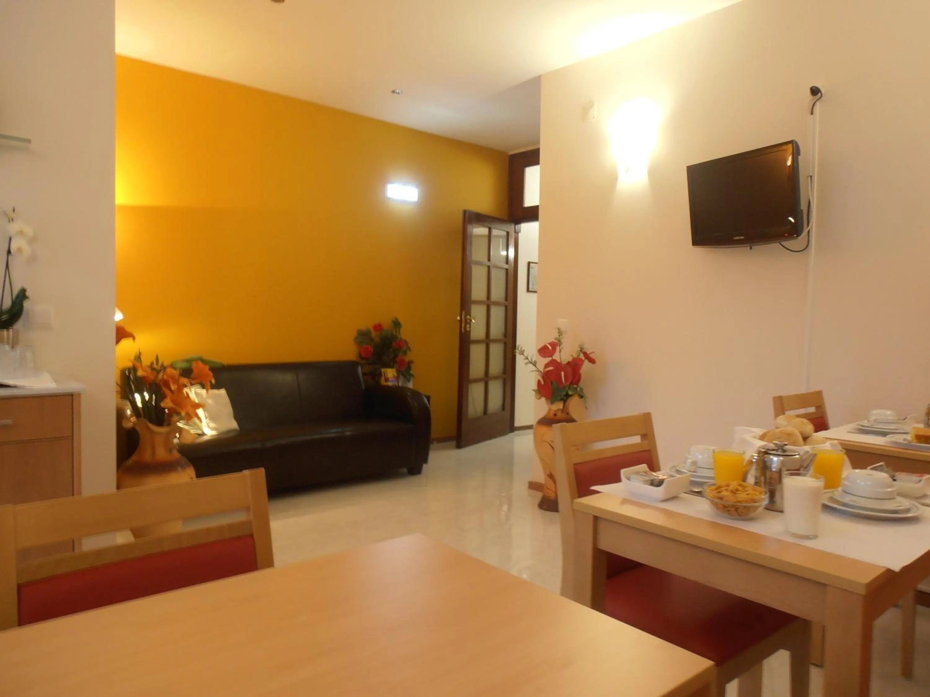 Communal lounge/ TV room in Hotel S. Marino