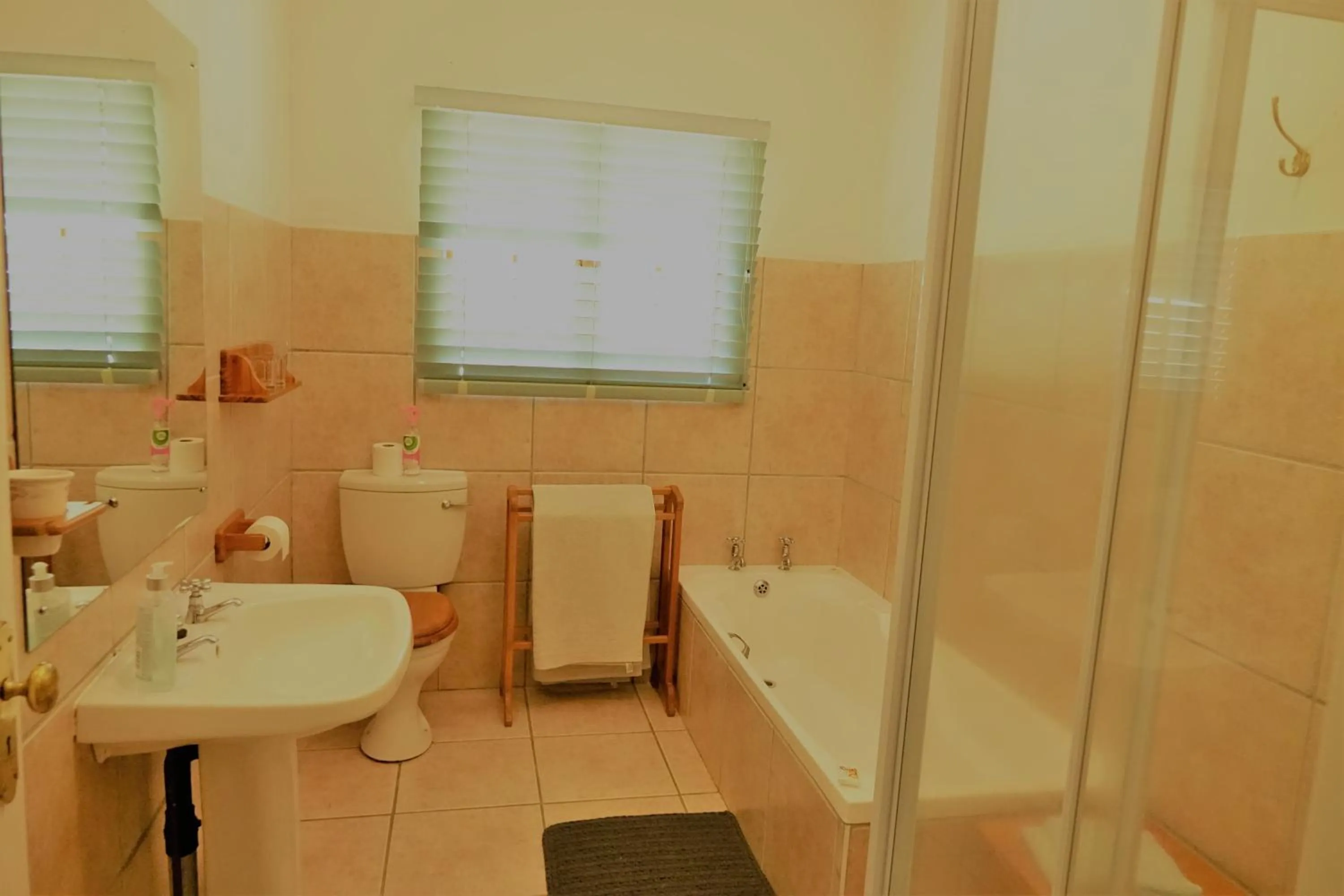 Bathroom in Notting Hill Lodge