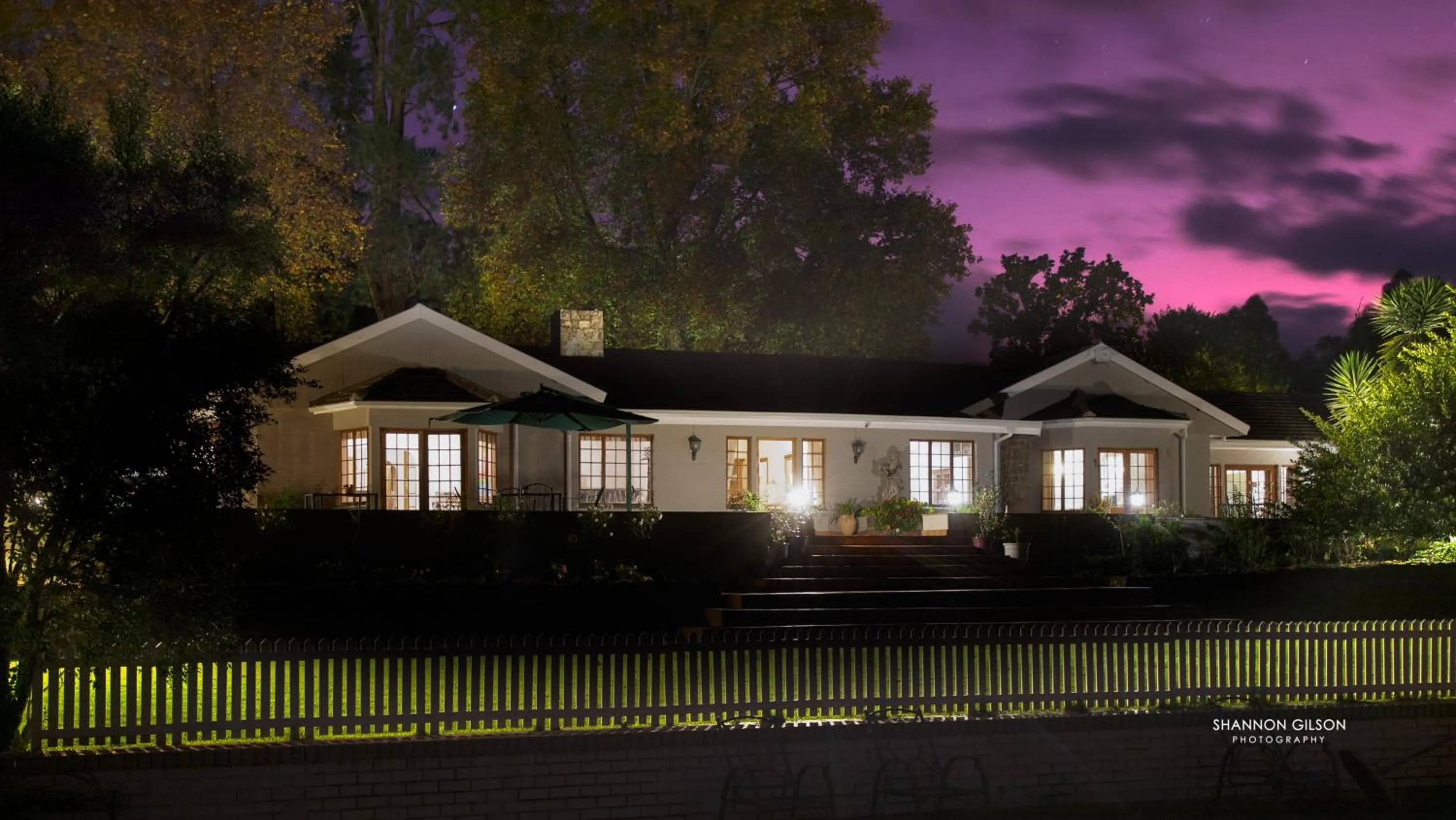 Night in Notting Hill Lodge