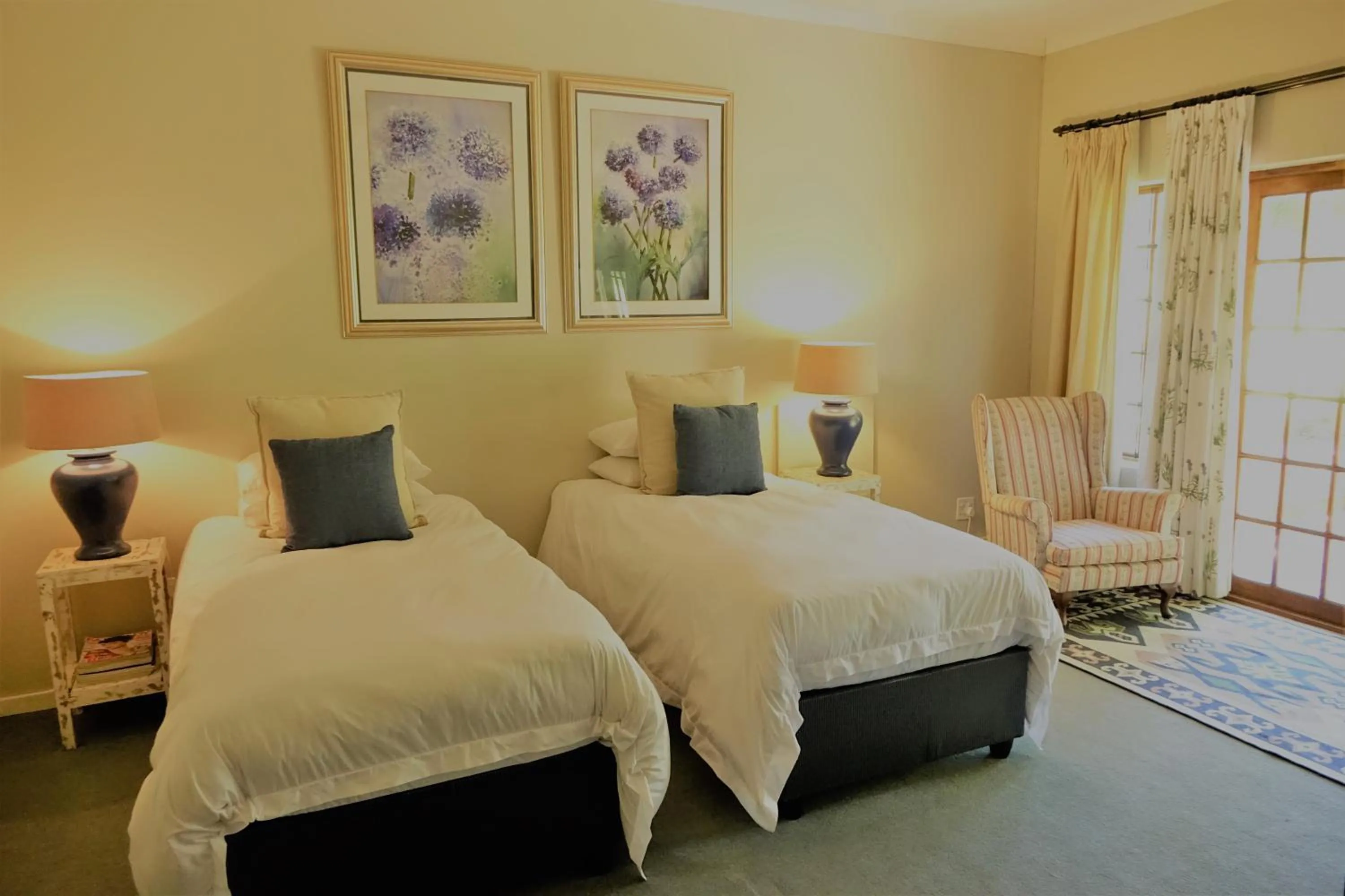 Bedroom, Bed in Notting Hill Lodge