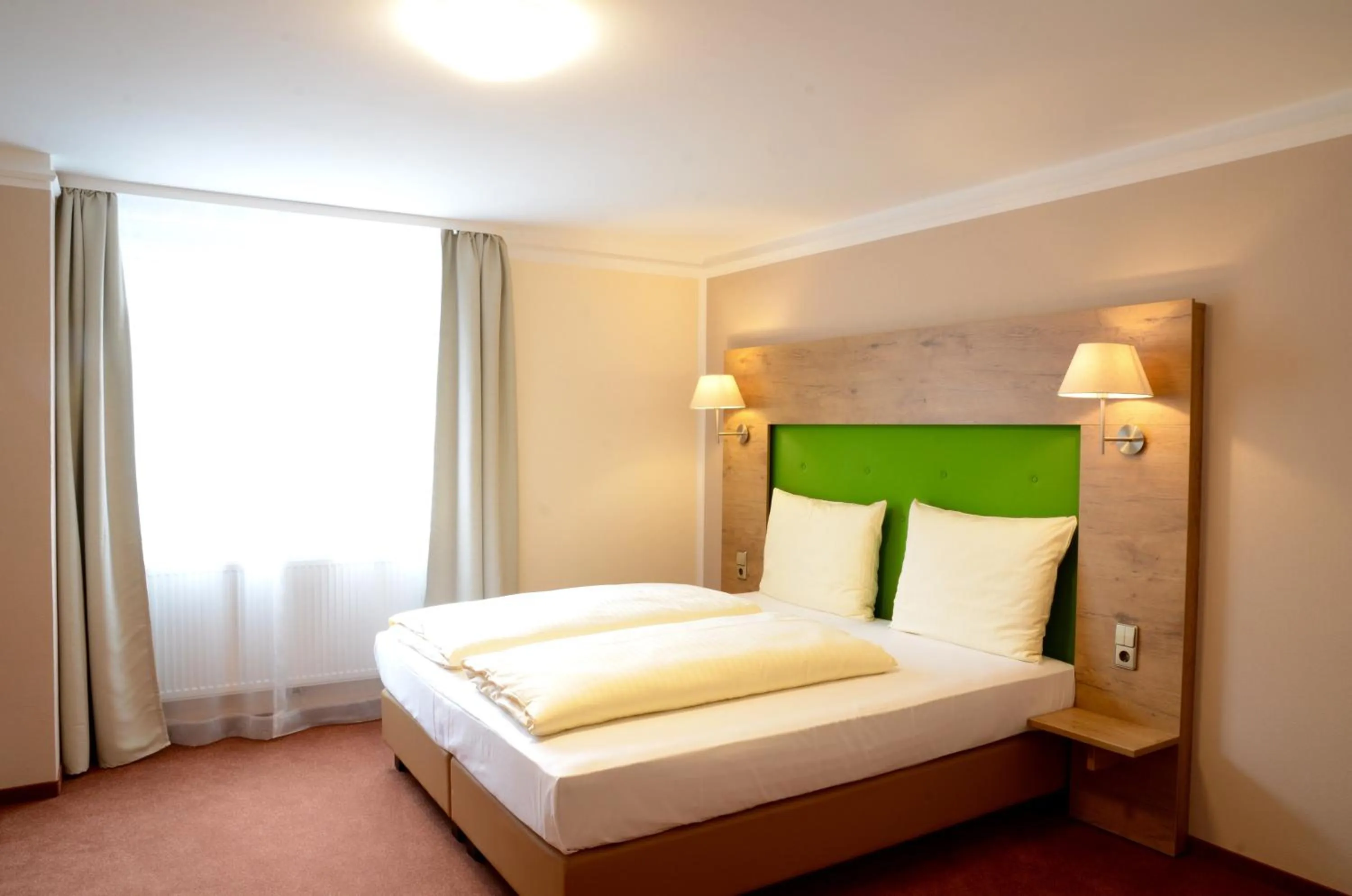 Photo of the whole room, Bed in Günzburg City