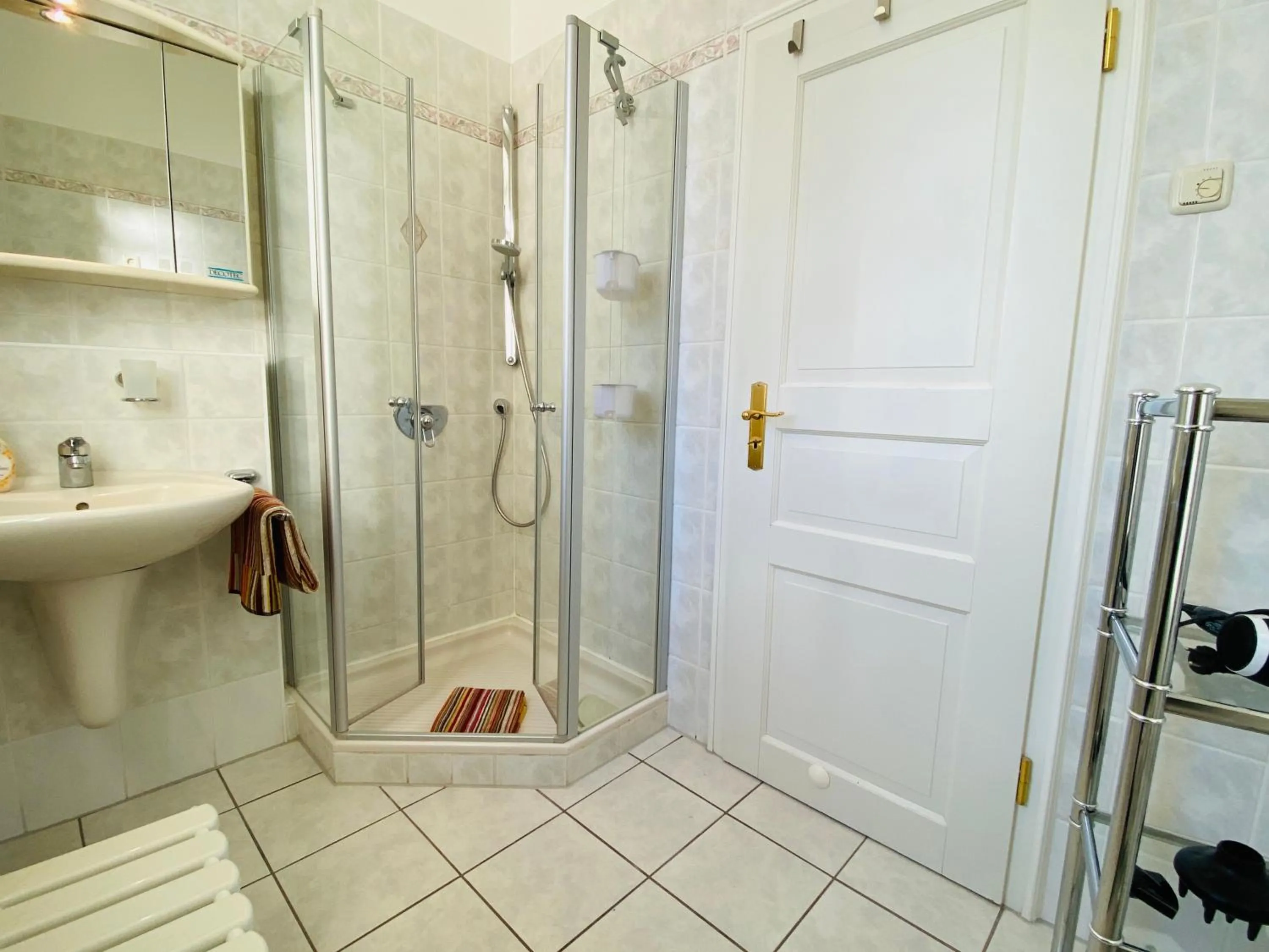 Shower in Villa Caprivi - 6
