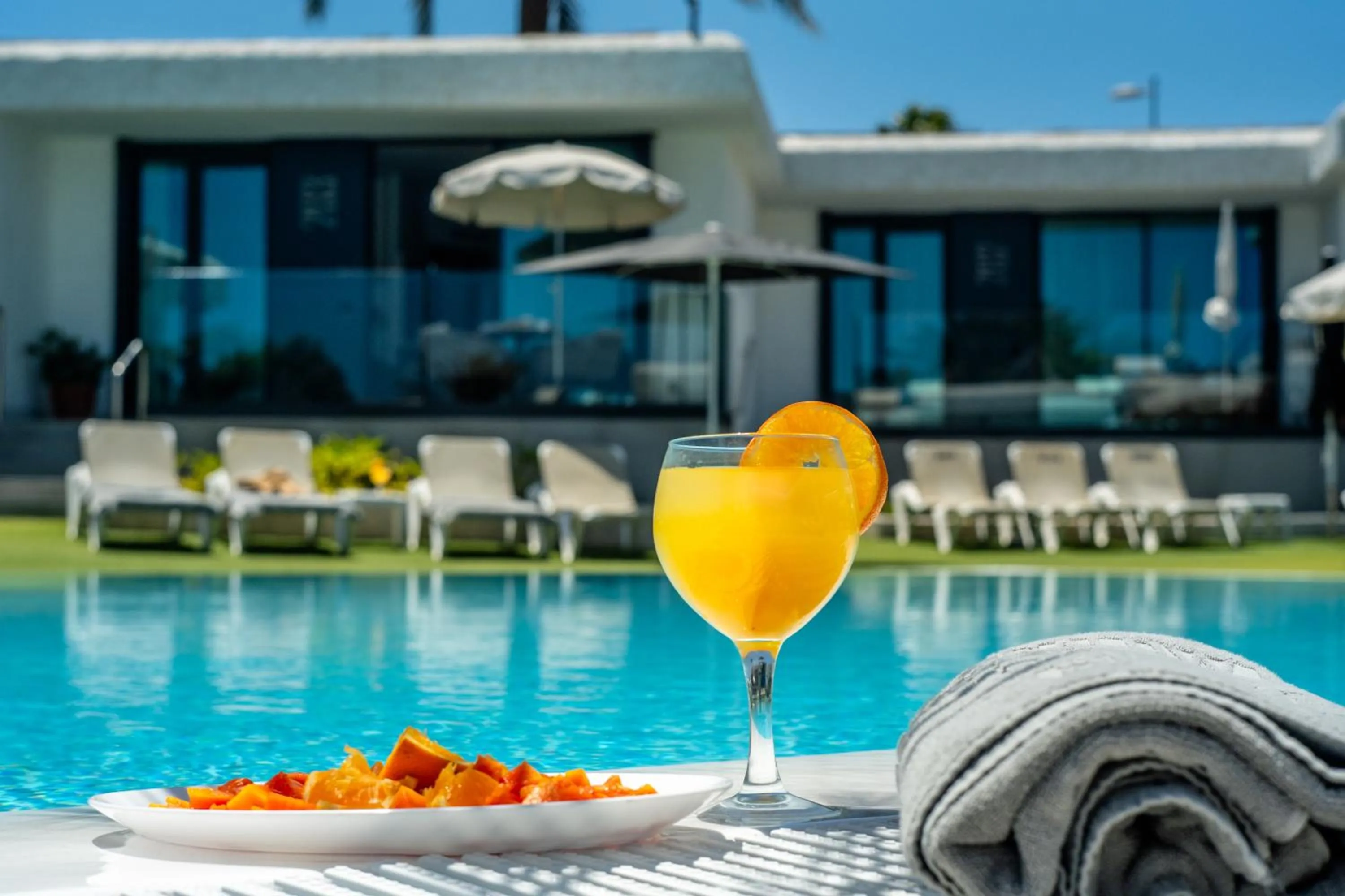 Swimming pool in Bungalows Doña Rosa