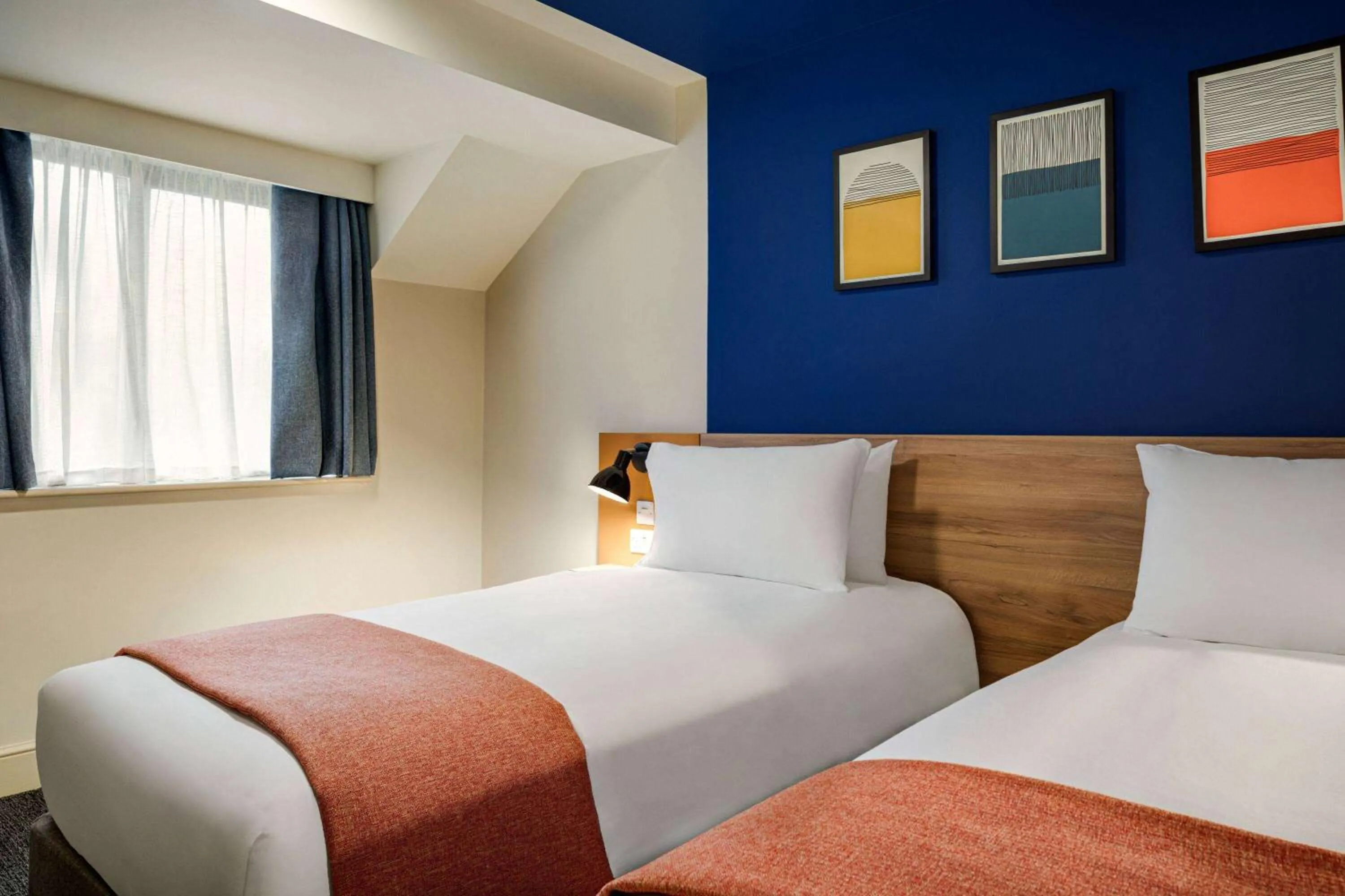 Photo of the whole room, Bed in Days Inn Chesterfield - Tibshelf