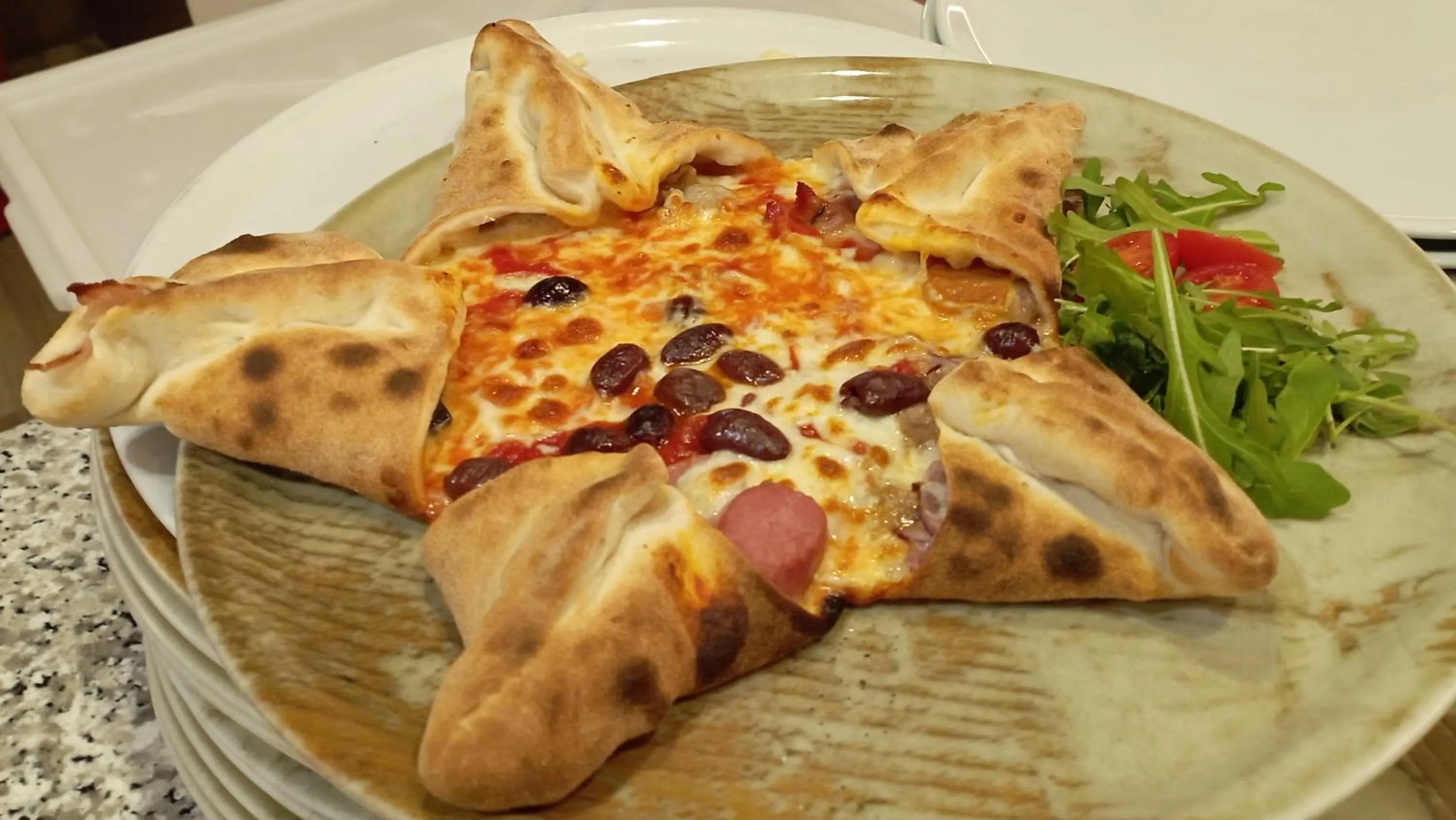 Restaurant/places to eat in Hotel Paradiso