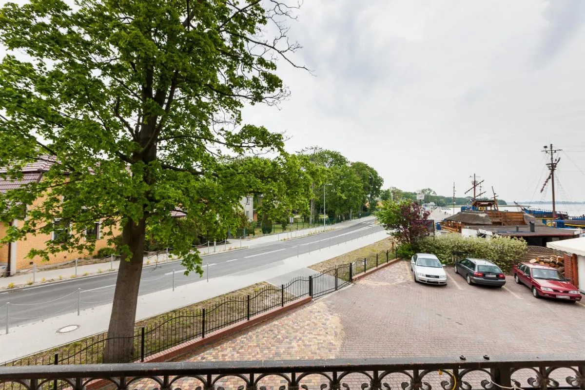 Street view in Willa Portowa - 120 metrów od plaży