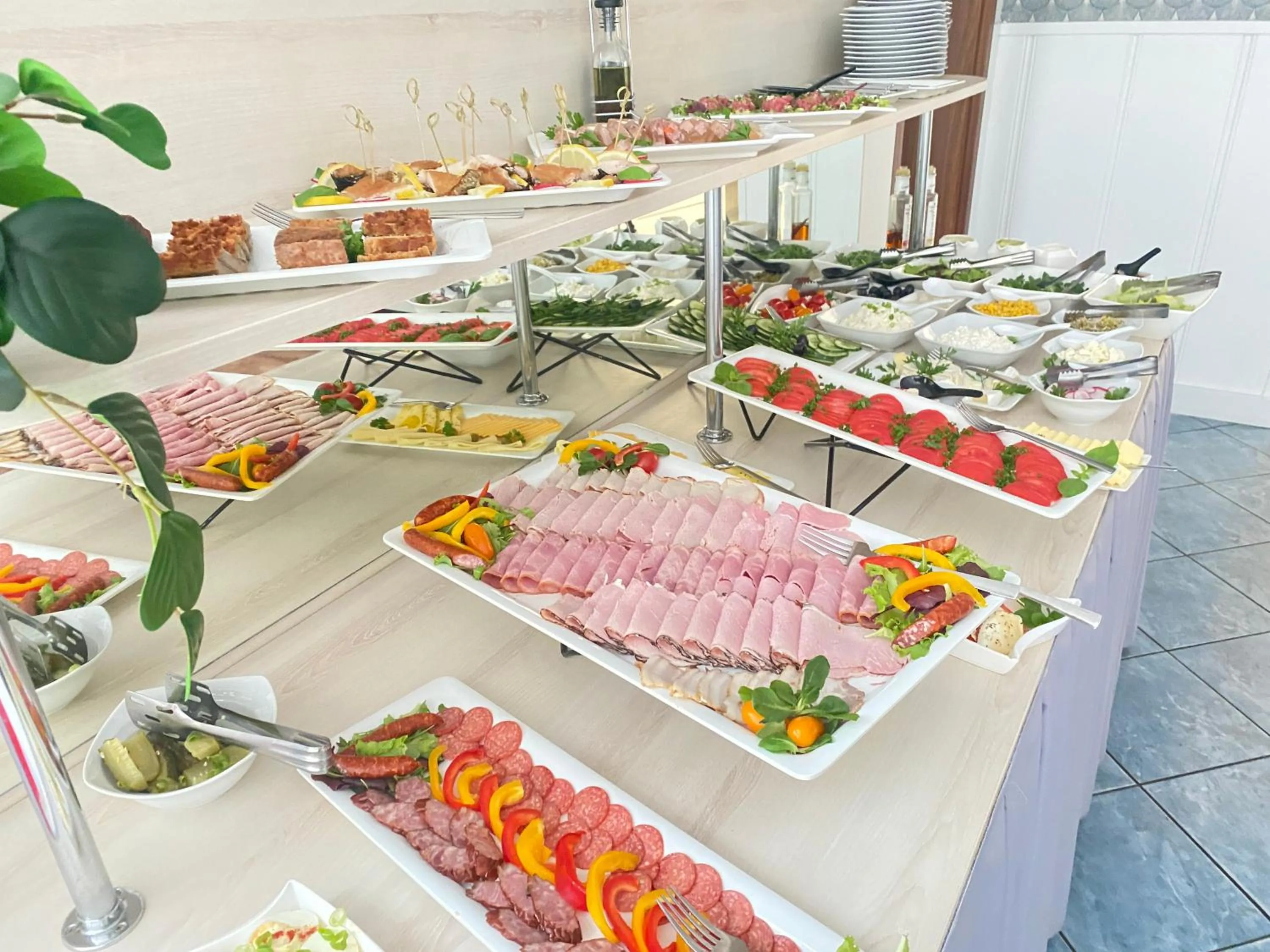 Restaurant/places to eat in Willa Portowa - 120 metrów od plaży