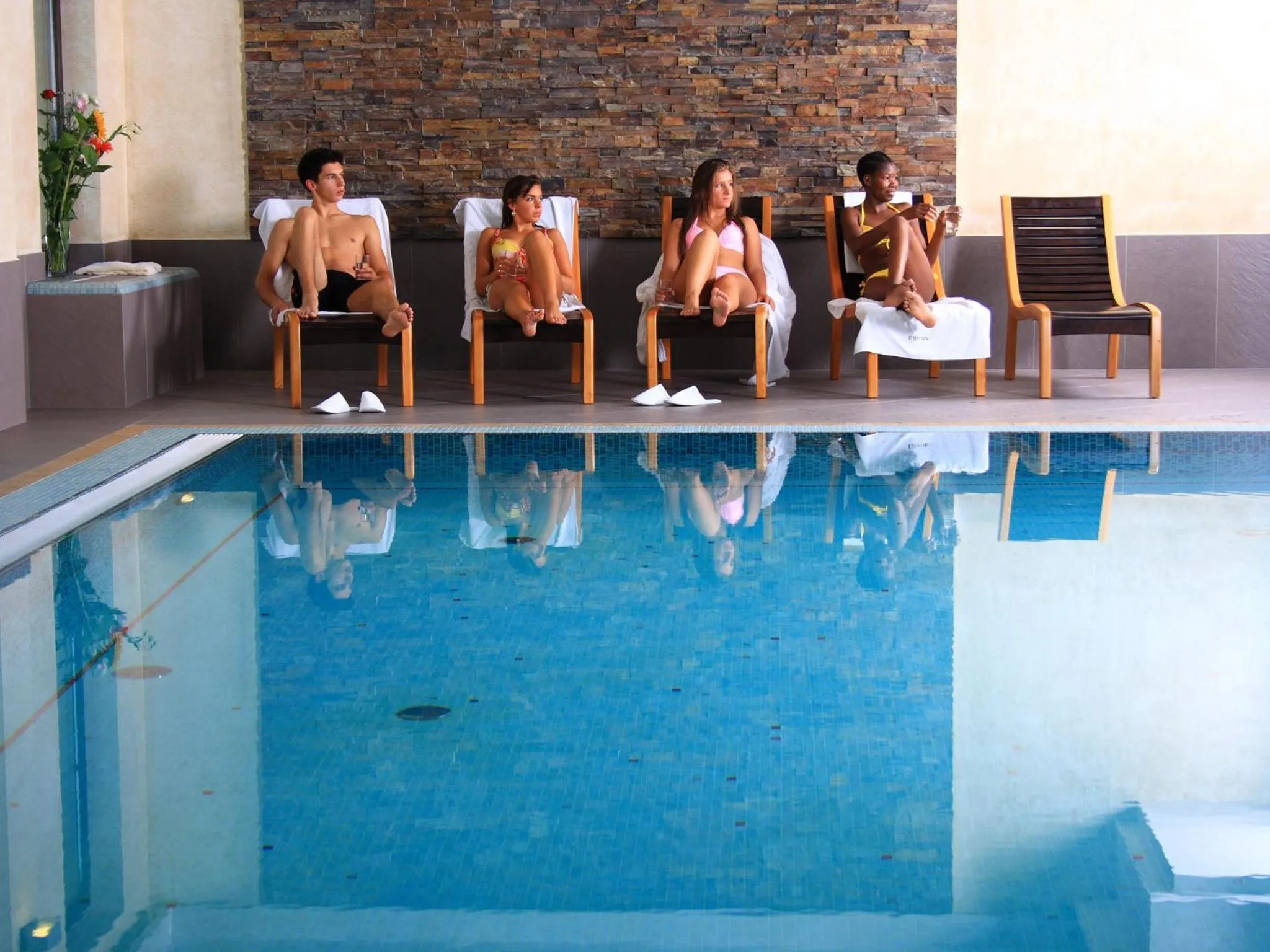 Swimming pool in Hotel Elbrus Spa & Wellness