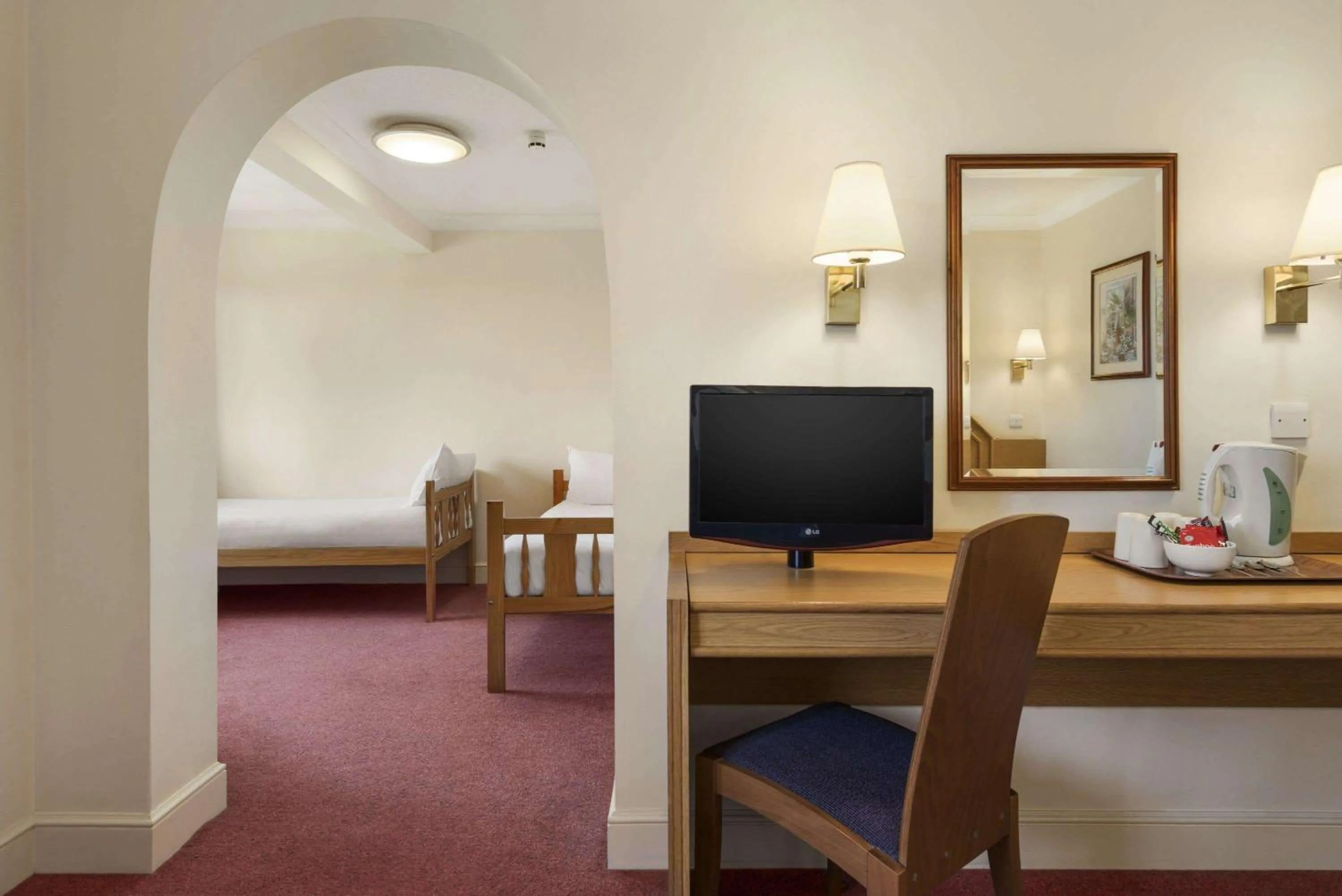 Photo of the whole room, Bed in Days Inn Stafford