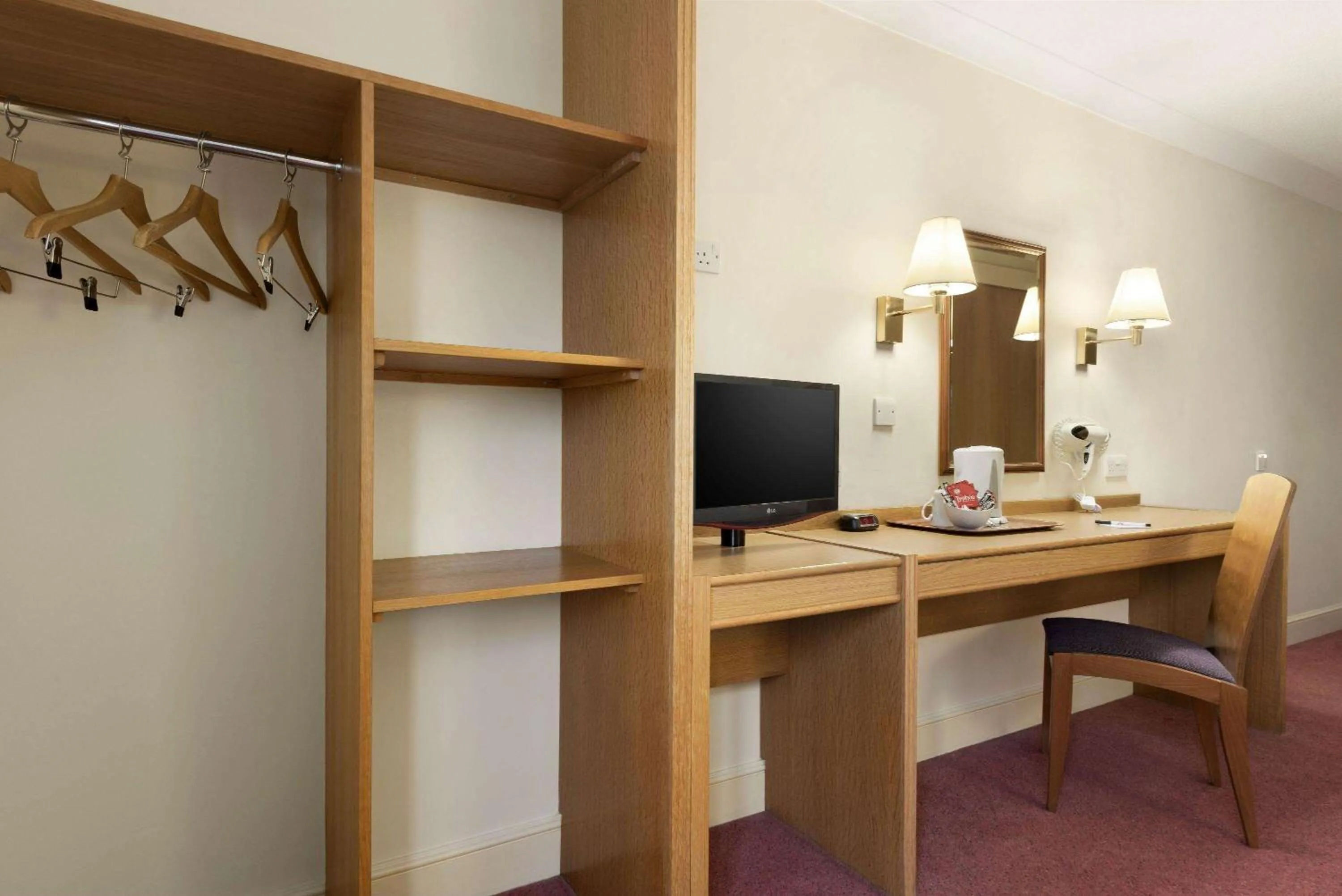 Photo of the whole room in Days Inn Stafford