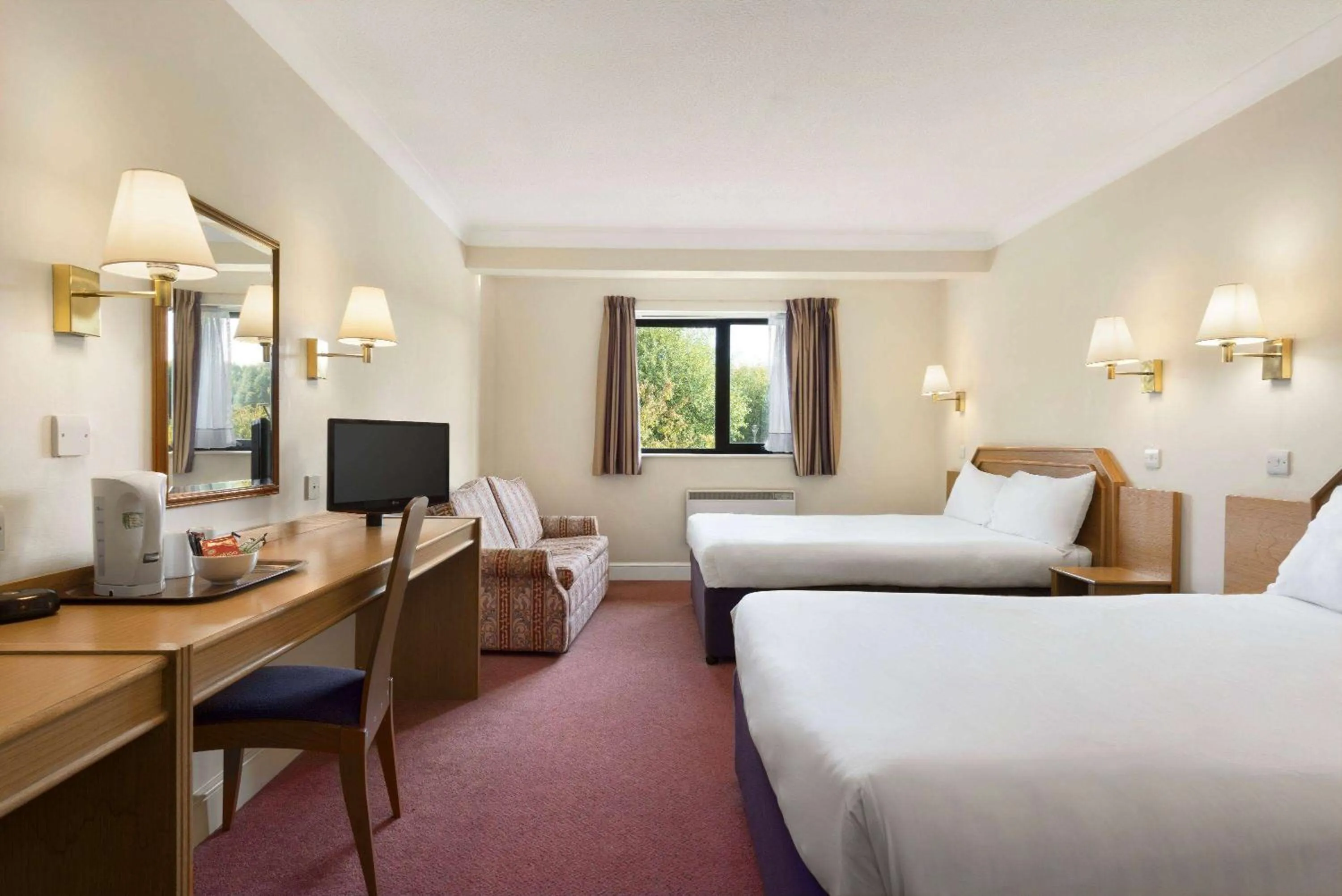 Photo of the whole room, Bed in Days Inn Stafford