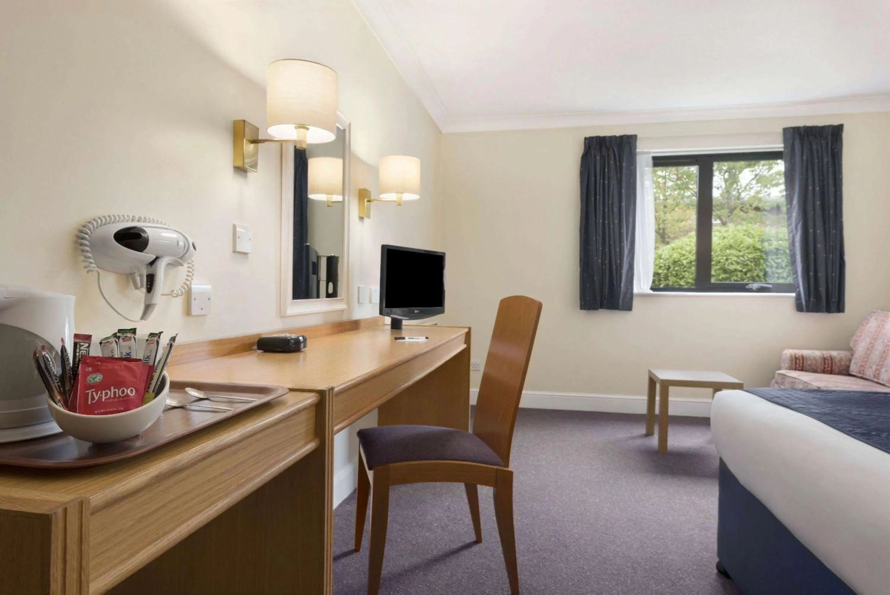 Photo of the whole room in Days Inn Stafford