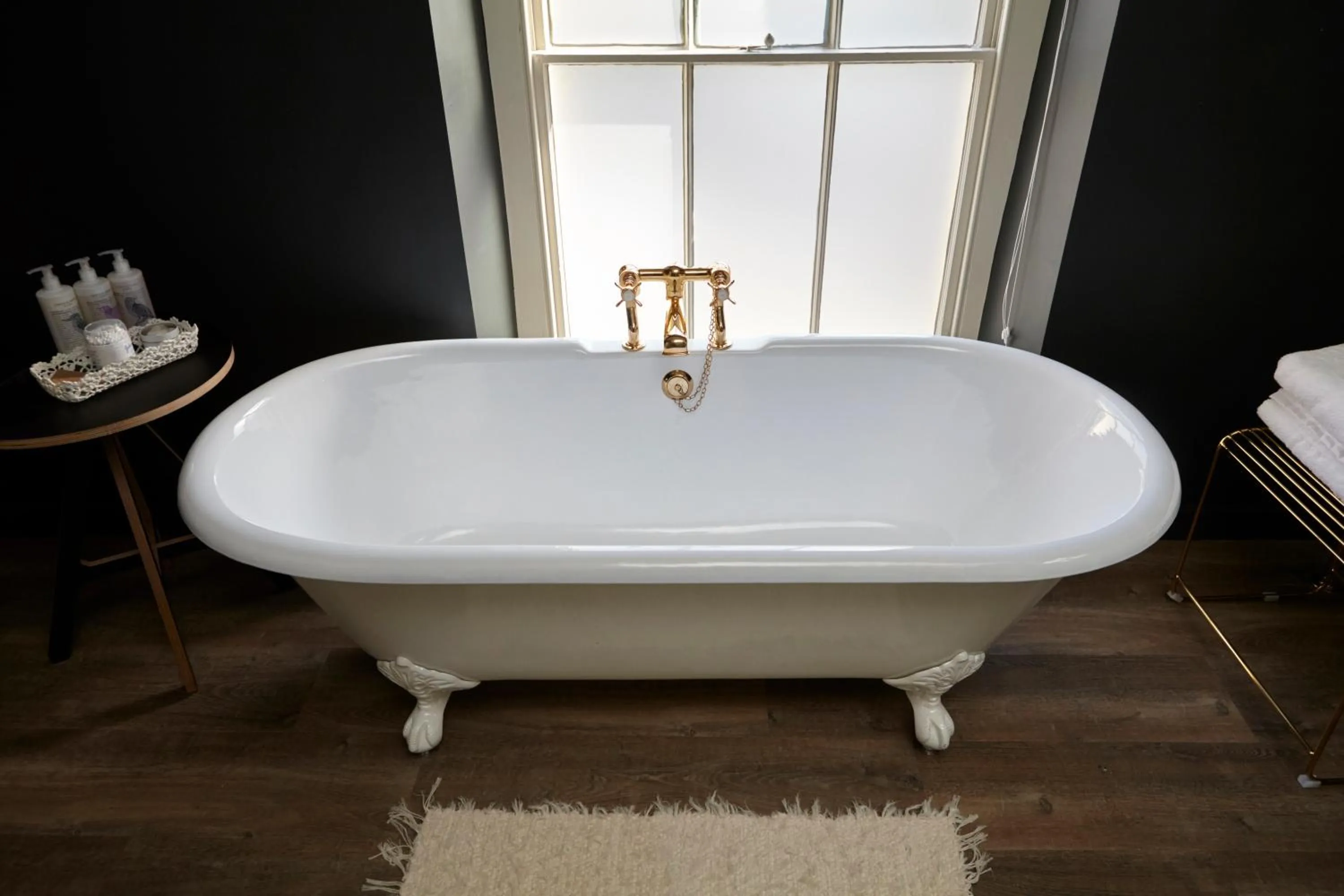 Bathroom in The Crown