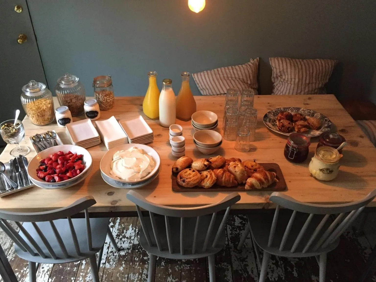 Breakfast in The Crown