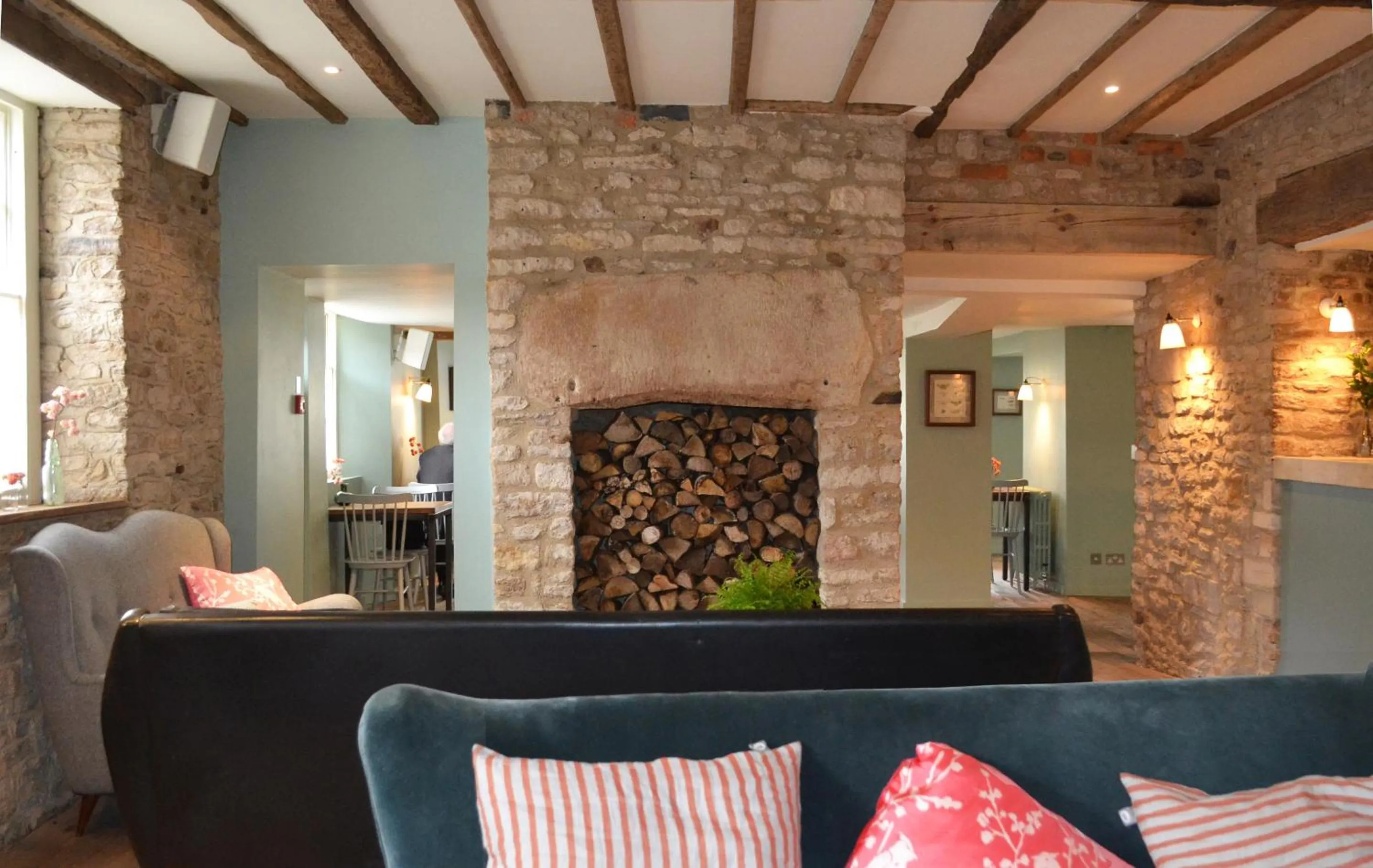 Lounge or bar in The Crown