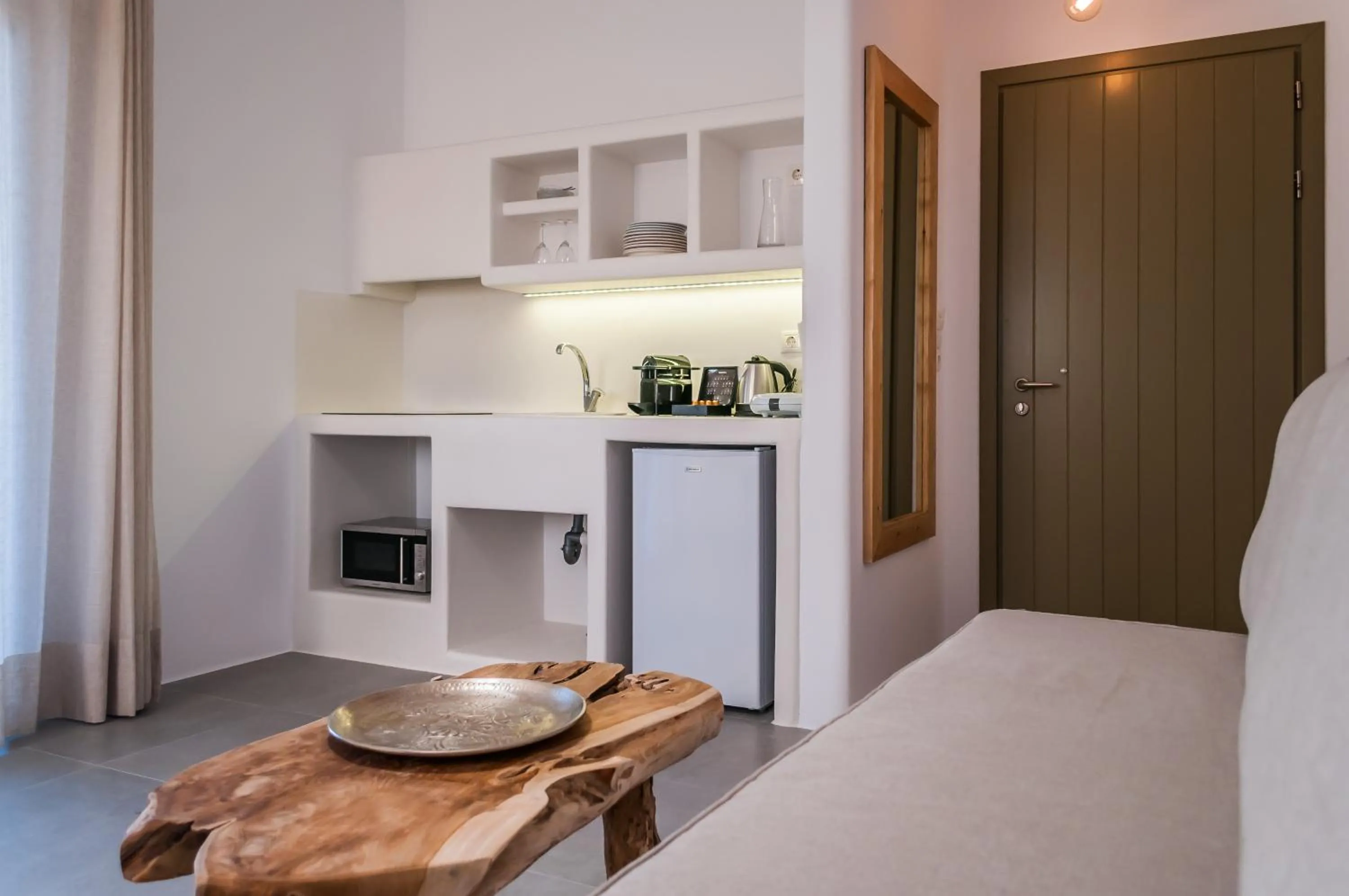 Coffee/tea facilities in Vilos Suites