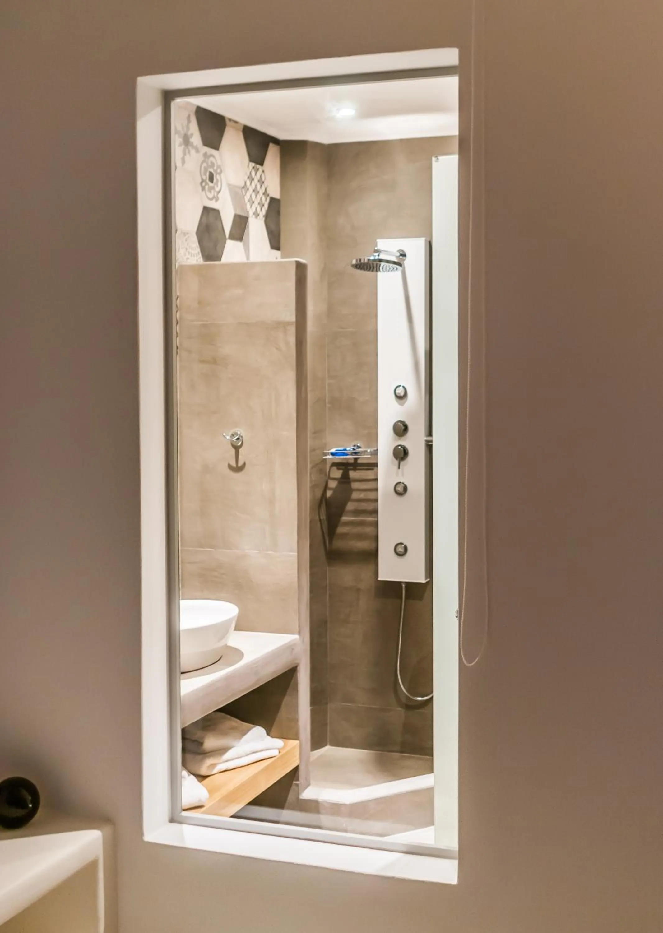 Shower in Vilos Suites