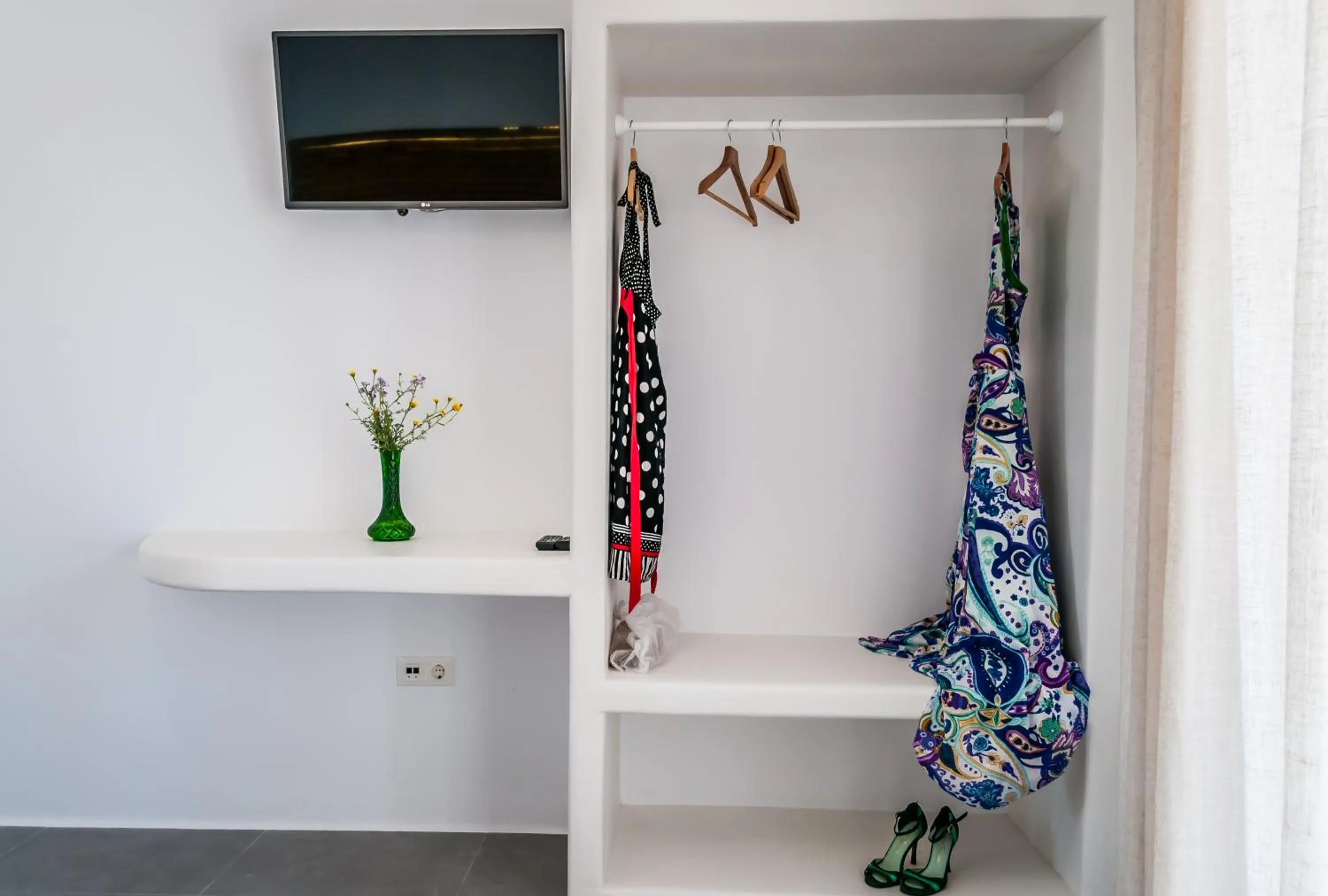 TV and multimedia in Vilos Suites