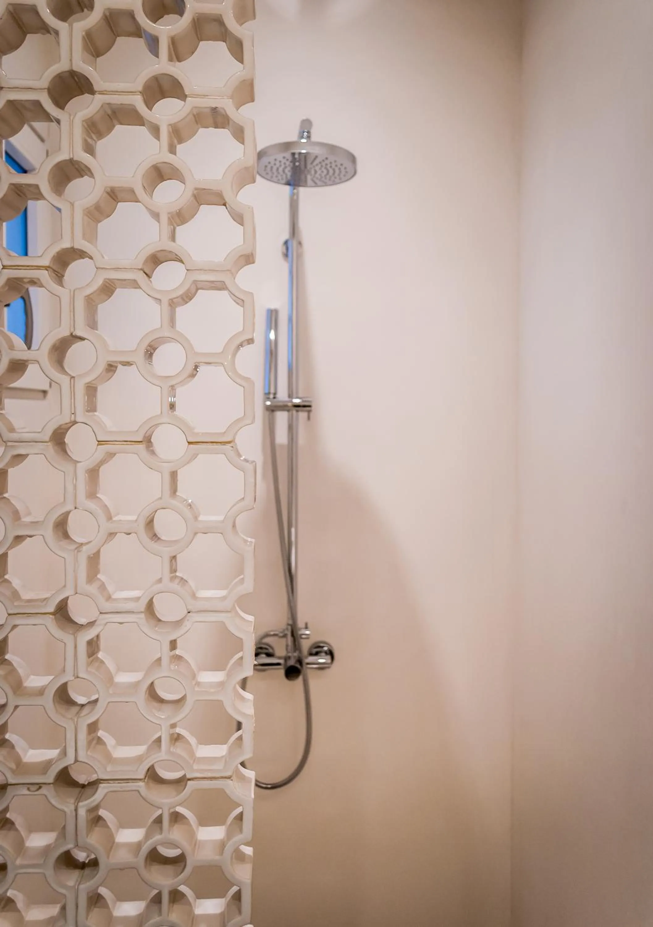 Shower in Vilos Suites