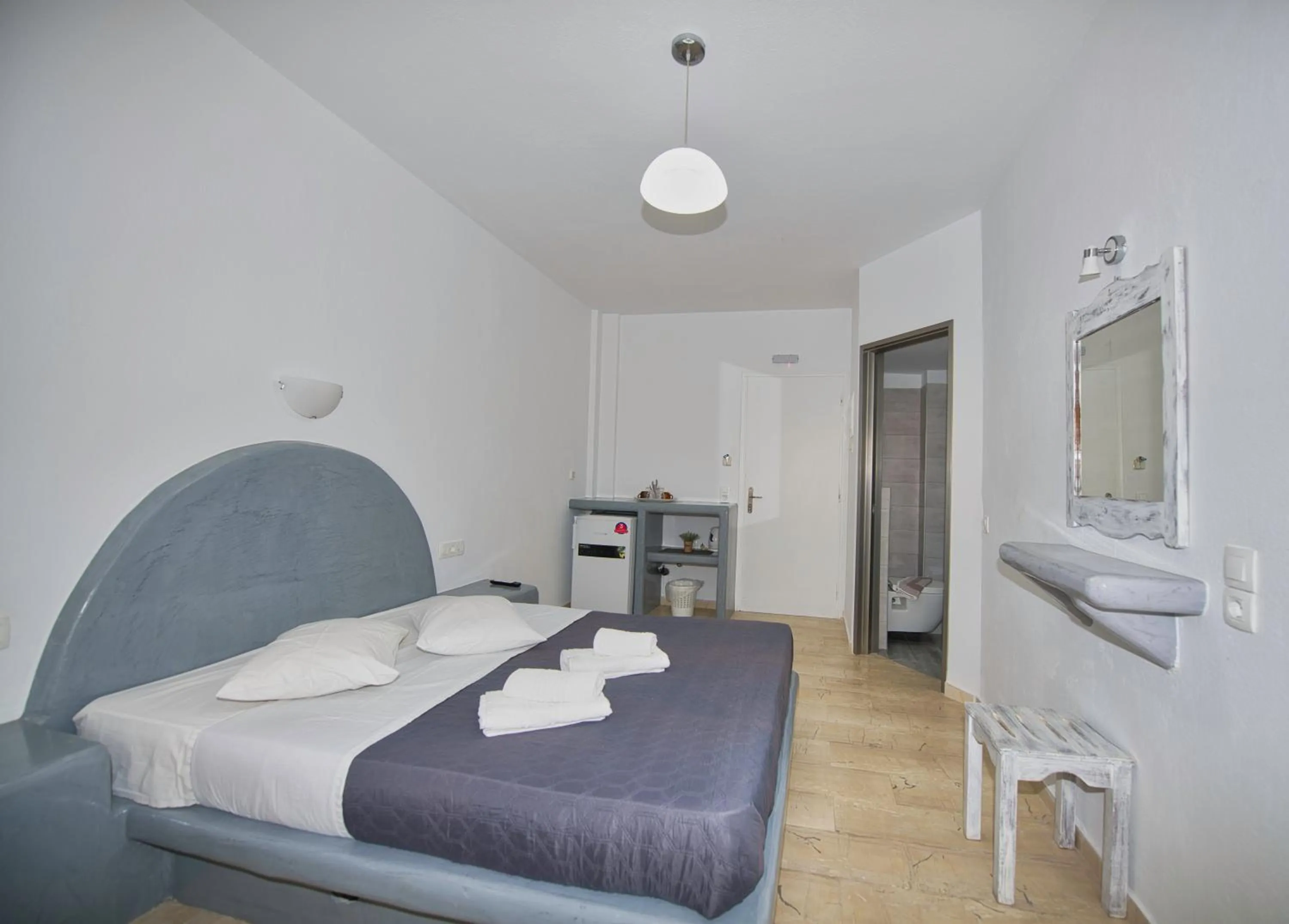 Bed in Ira Apartments